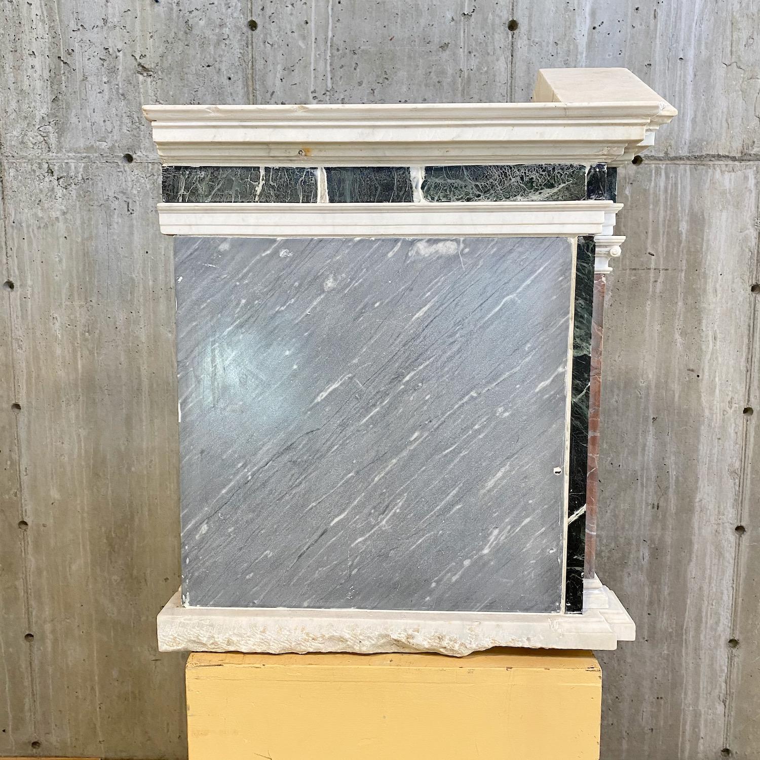 Ottone Modello architettonico neoclassico di un tempio in marmo in vendita