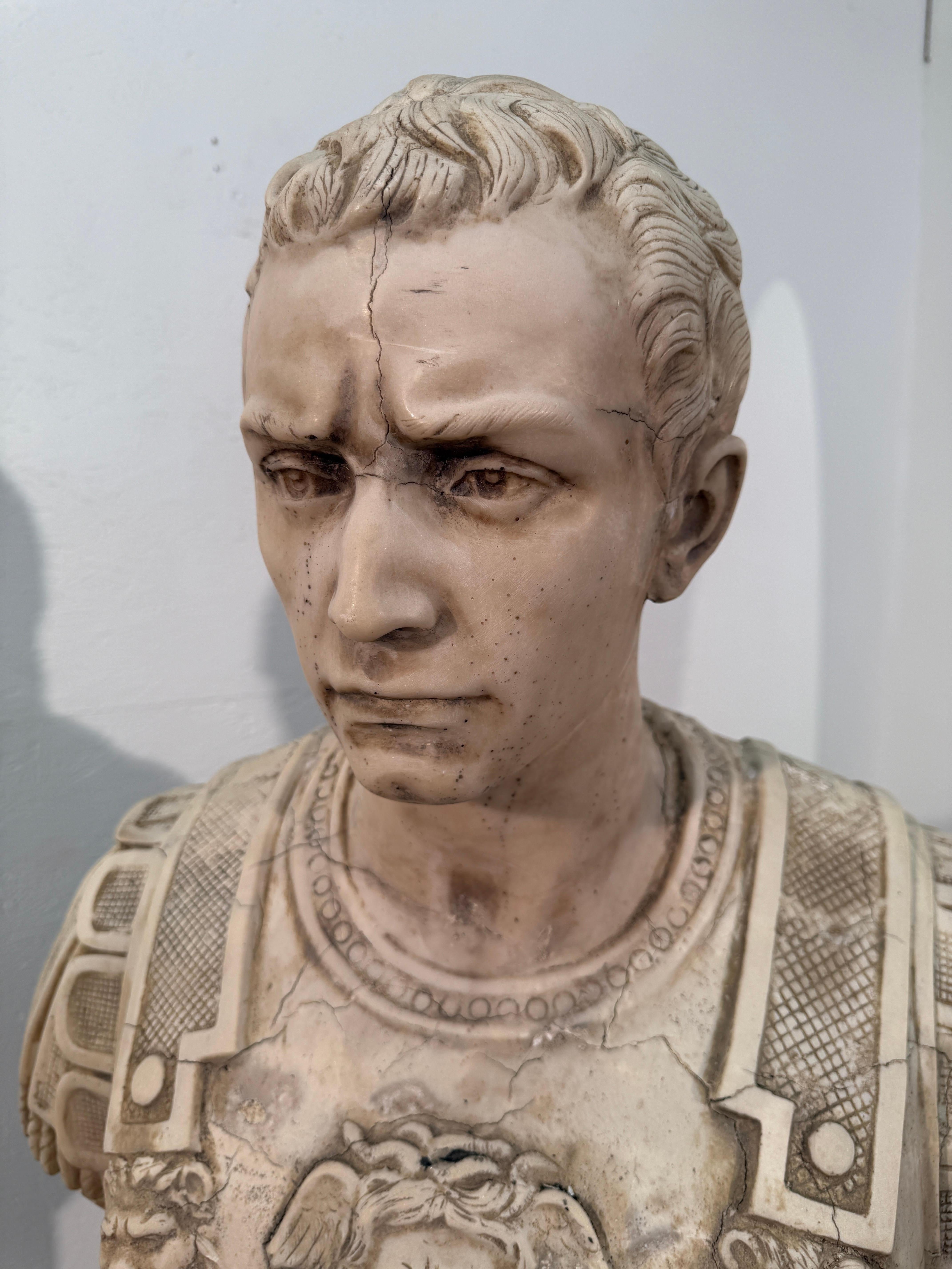 Moderno Busto neoclassico in marmo di un generale romano in vendita