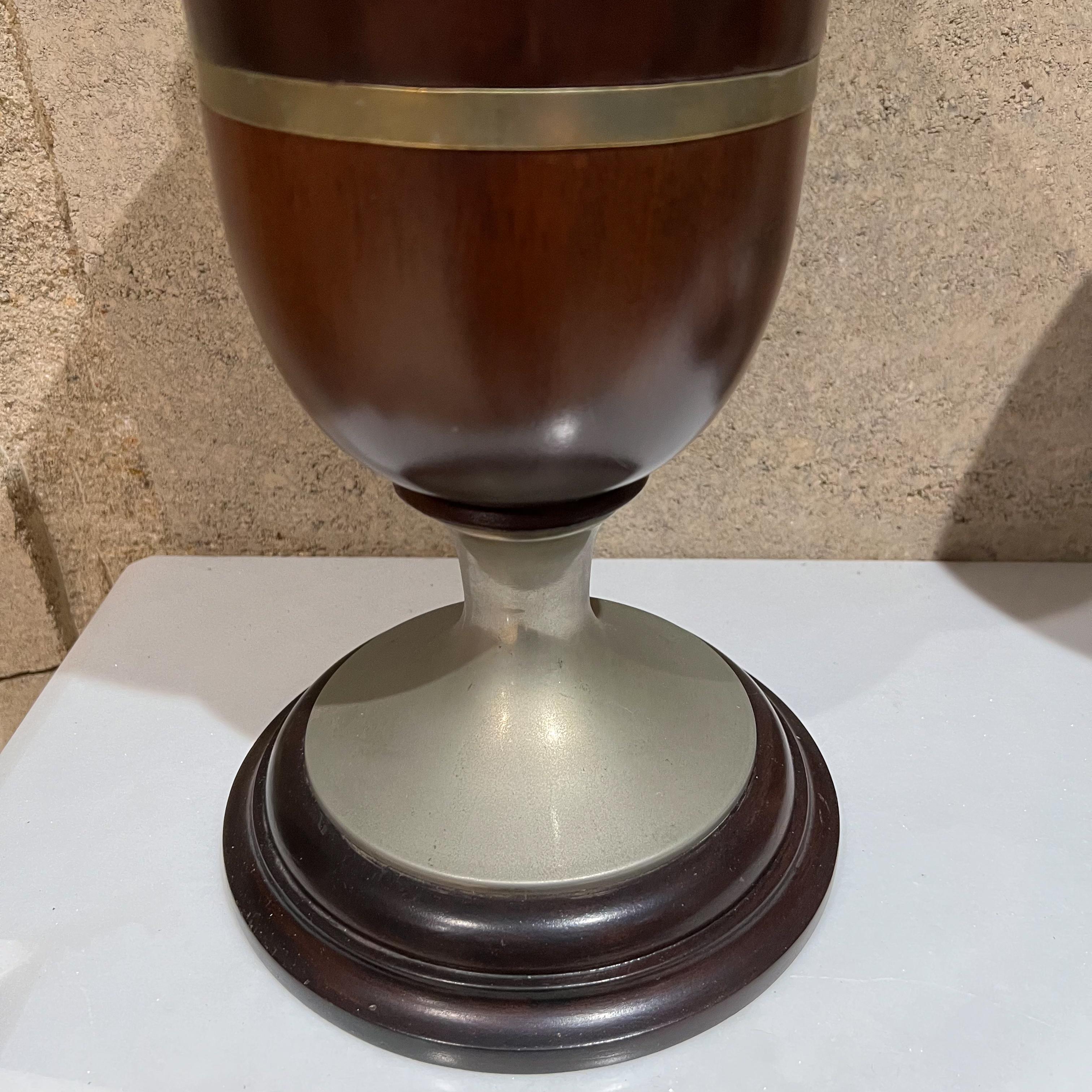 1940s Modernism Neoclassical Mexican Mahogany Table Lamps Style Luis Barragan For Sale 7
