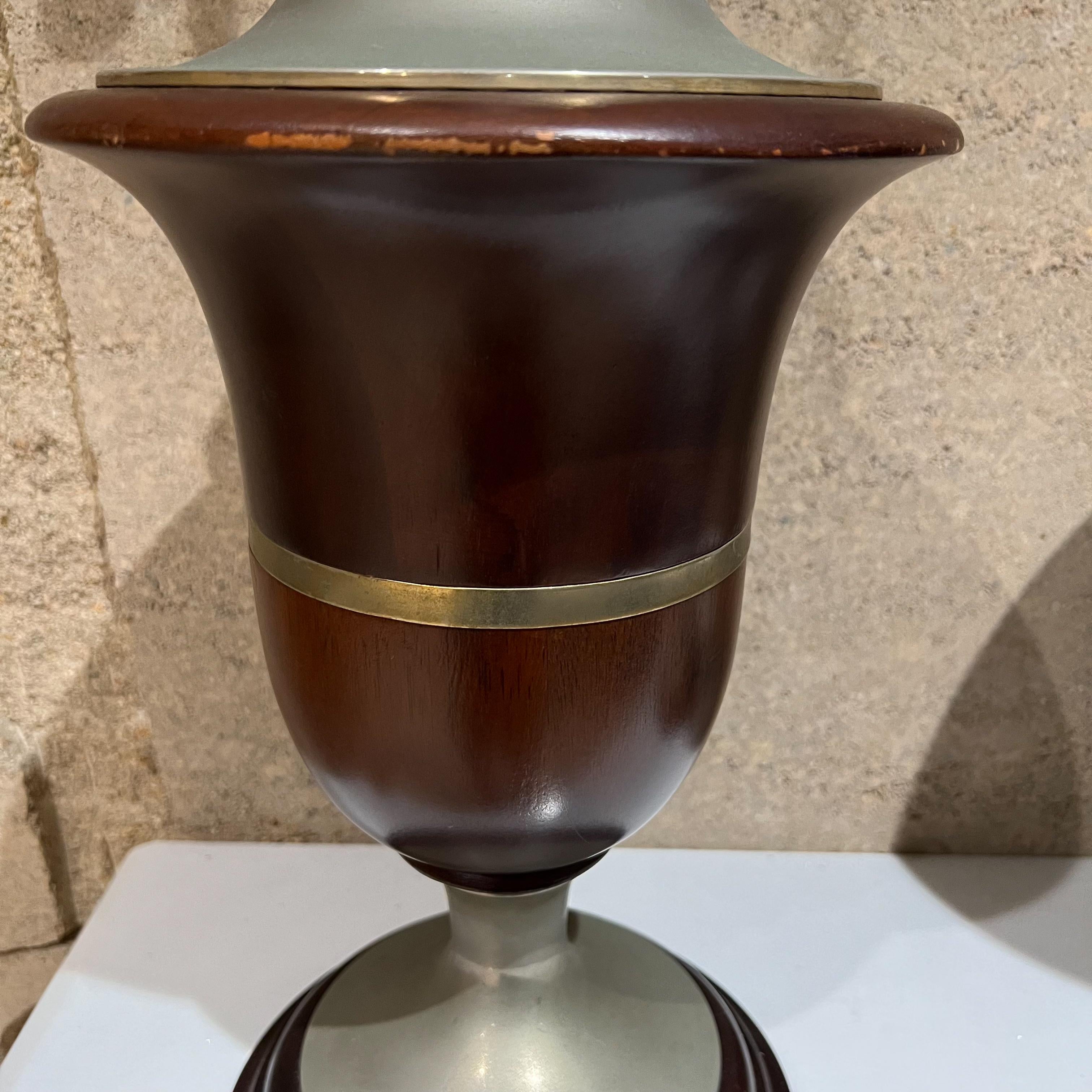 1940s Modernism Neoclassical Mexican Mahogany Table Lamps Style Luis Barragan For Sale 2