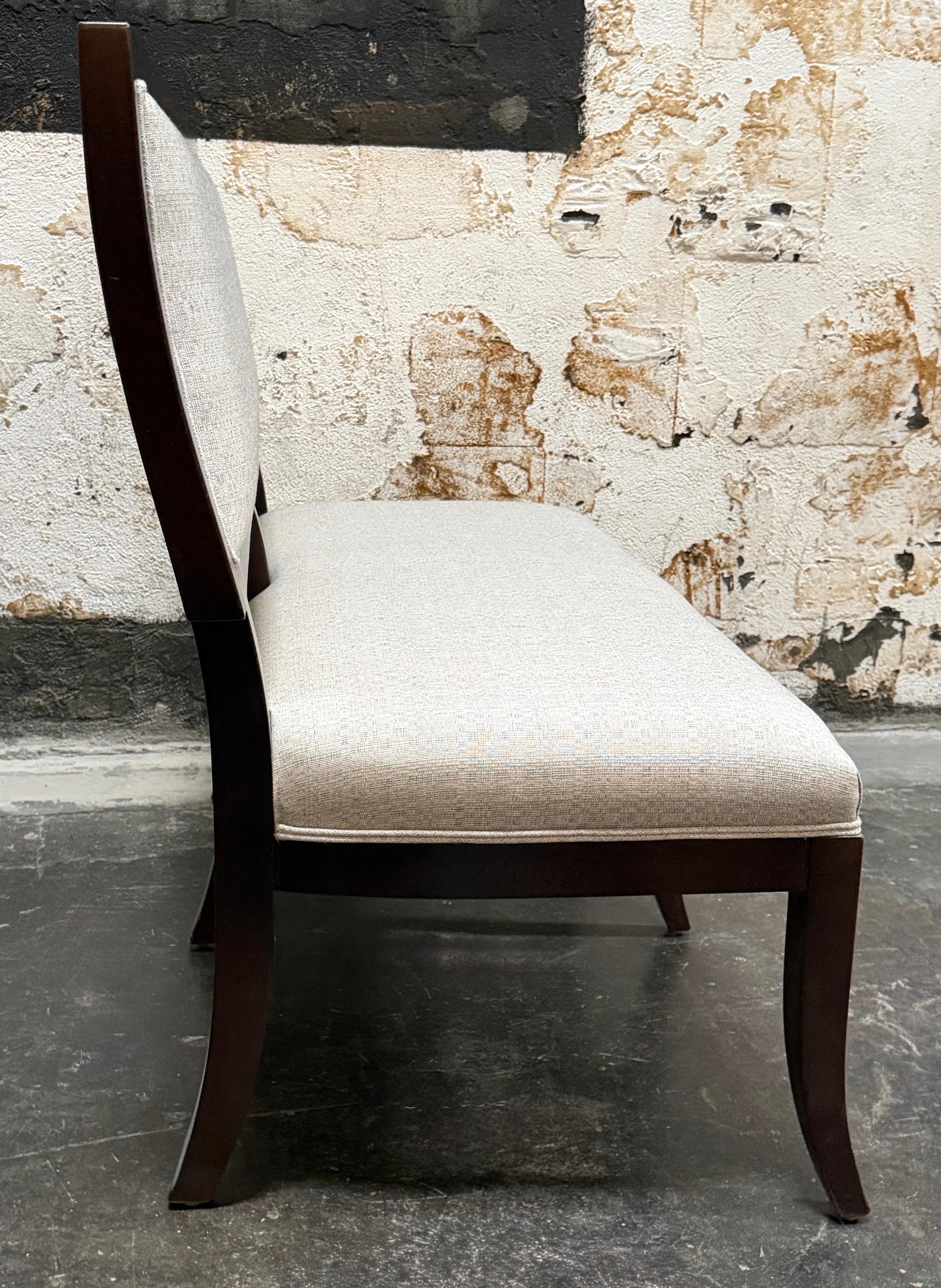 Fatto a mano Banquette da pranzo in stile neoclassico moderno Klismos di Björk Studio in vendita