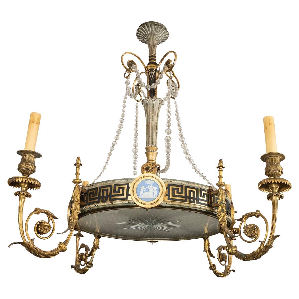 Lustre à motifs néoclassiques