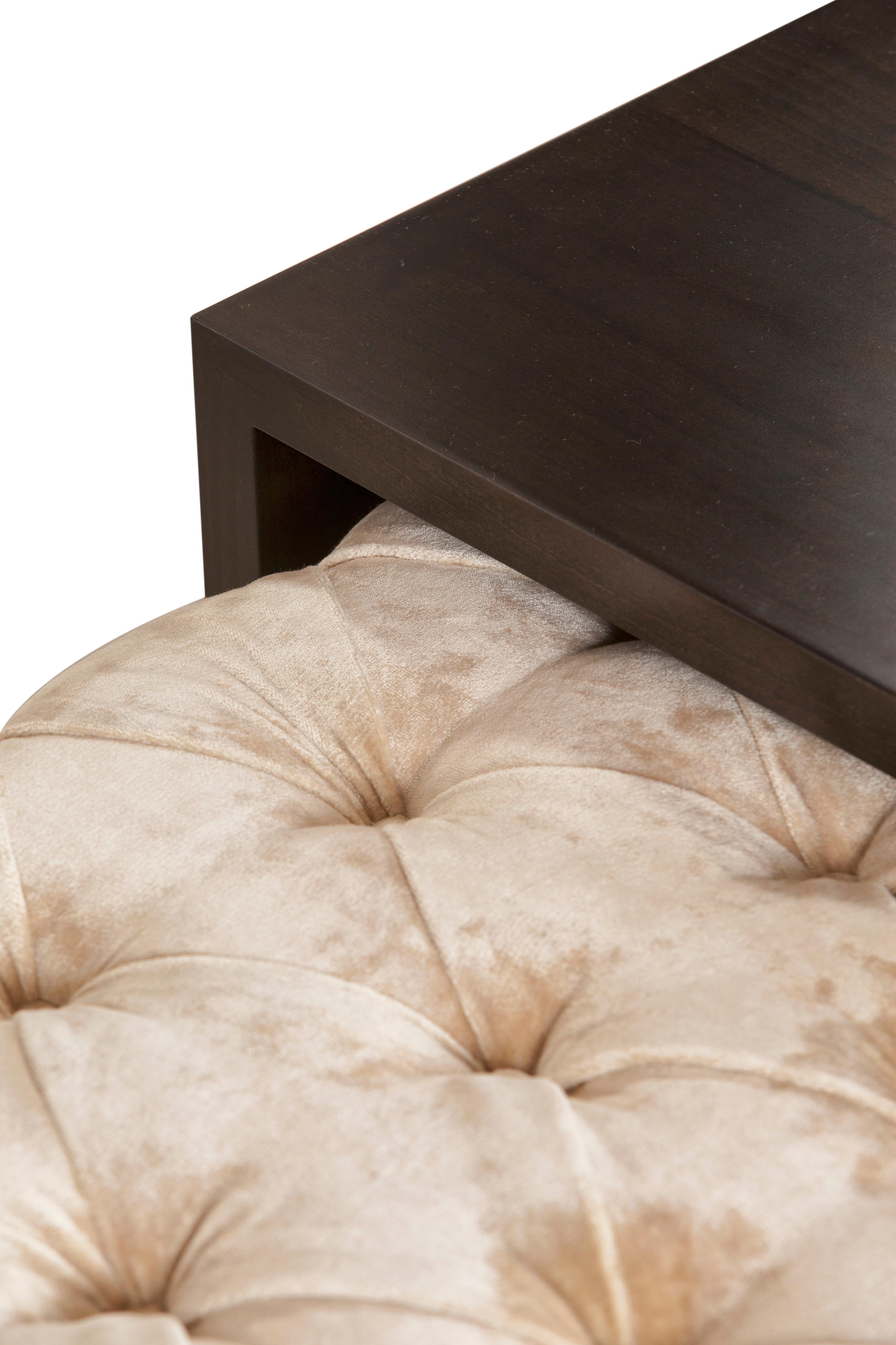 Mid-Century Modern Moulins Couchtische Samt Capitonné Handmade Greenapple im Angebot 1