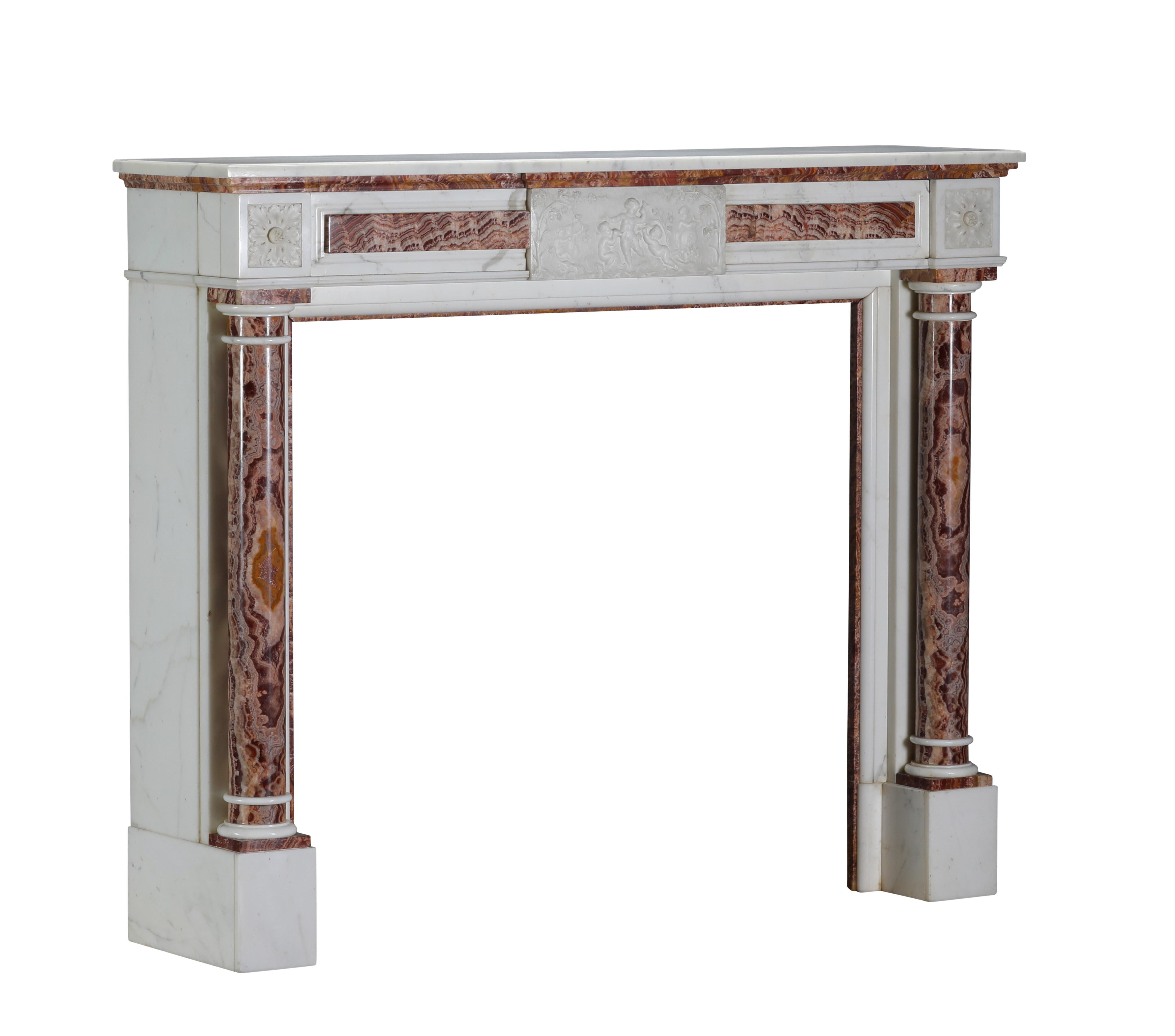 Entourage de cheminée néoclassique en onyx et marbre blanc pour décoration intérieure de luxe en vente 8