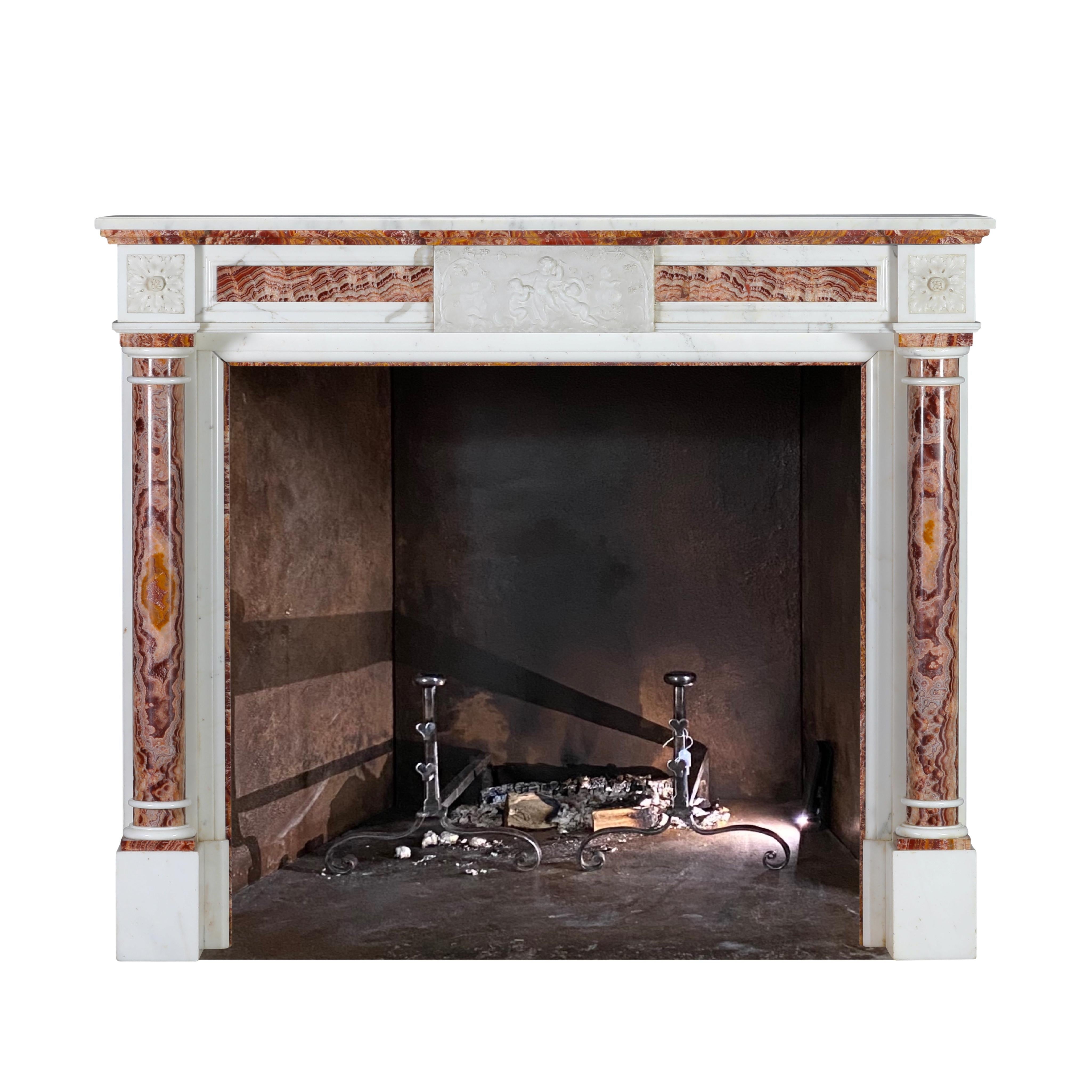 Entourage de cheminée néoclassique en onyx et marbre blanc pour décoration intérieure de luxe en vente 9