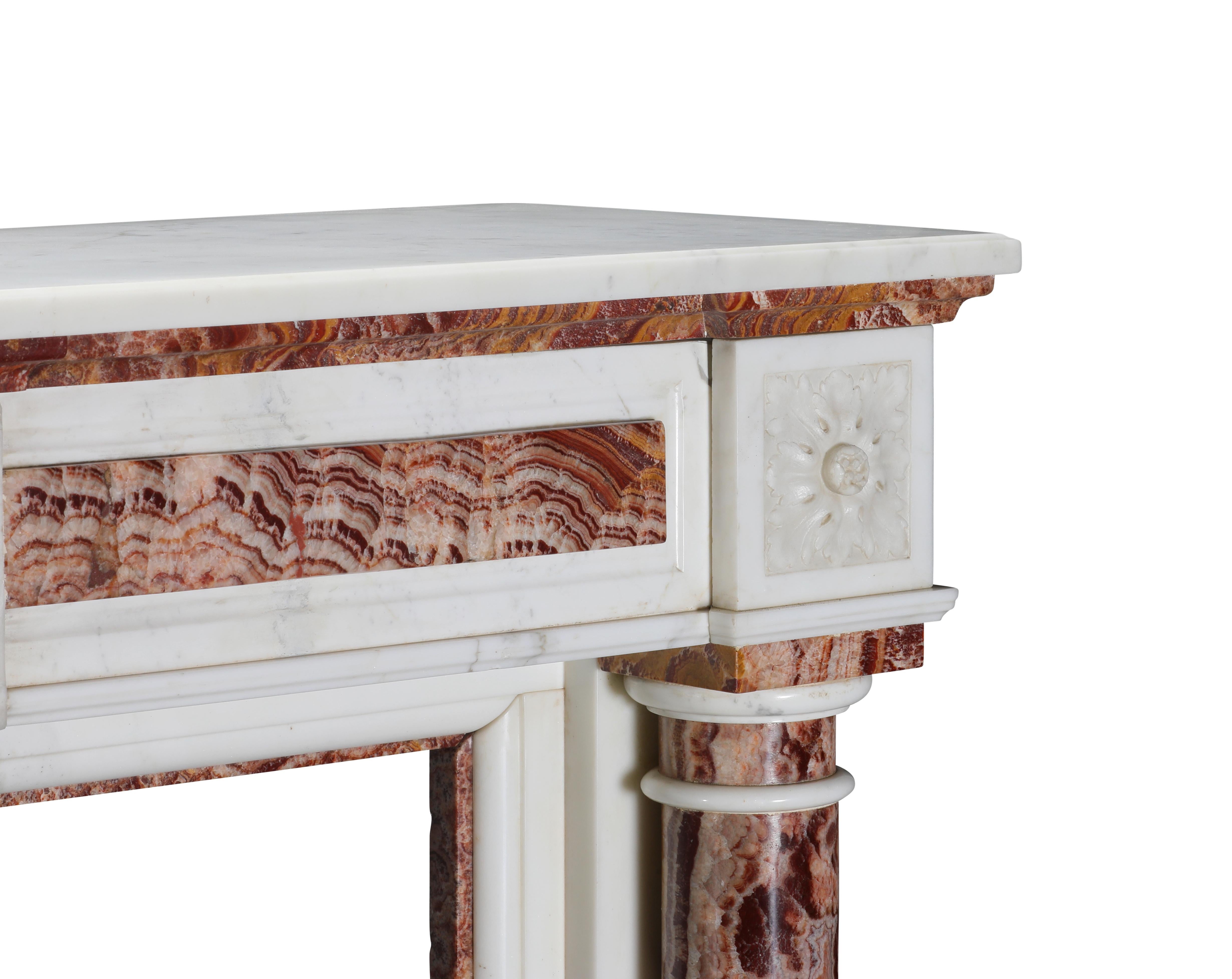 Entourage de cheminée néoclassique en onyx et marbre blanc pour décoration intérieure de luxe en vente 11