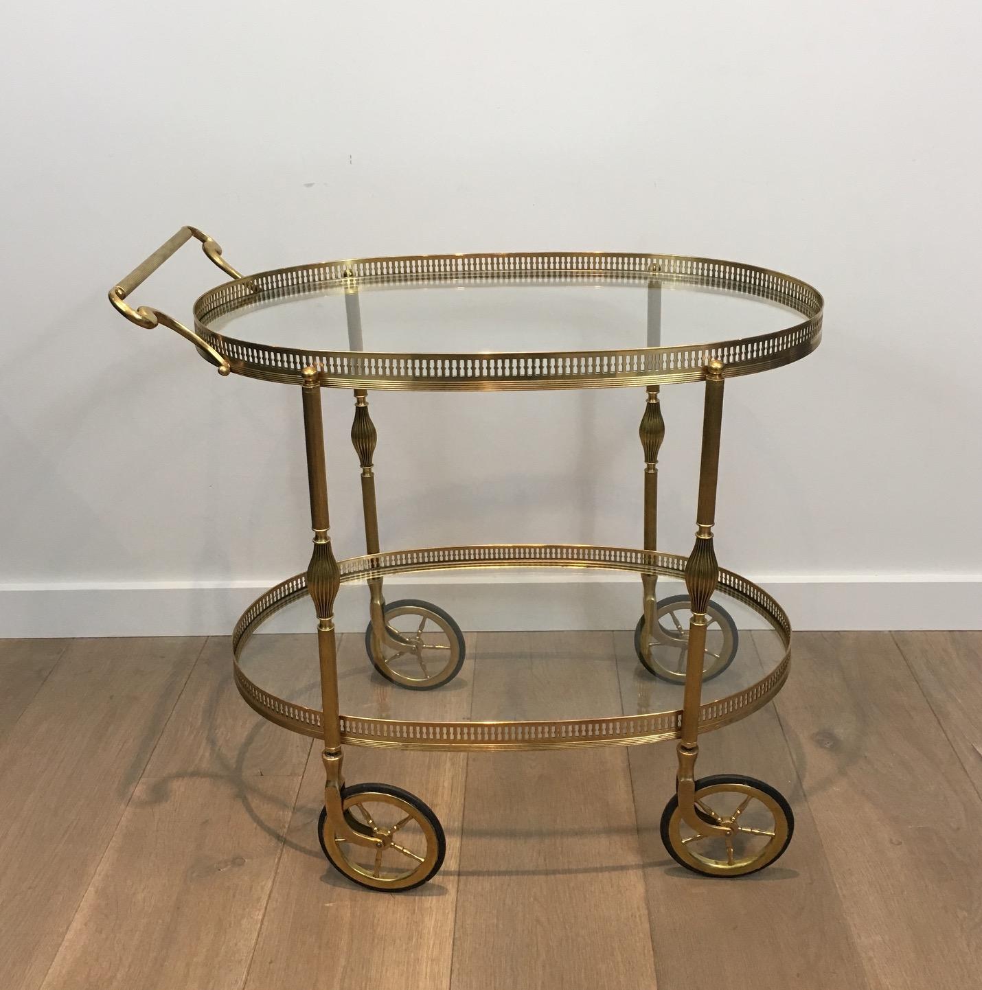 Neoclassical Oval Brass Bar Cart, French, circa 1940 In Good Condition For Sale In Marcq-en-Barœul, Hauts-de-France