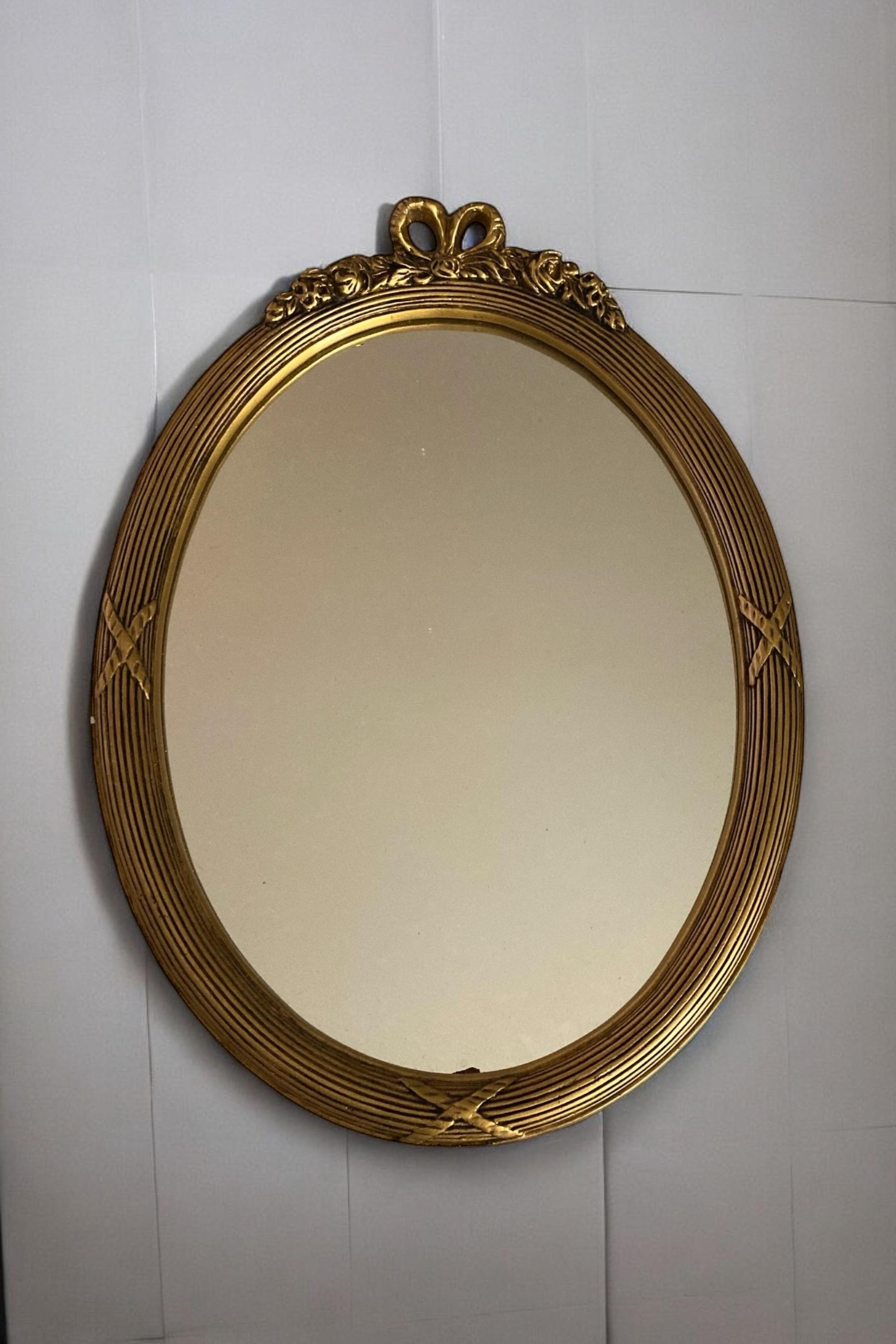 Espejo de pared neoclásico oval dorado en Bueno estado para la venta en Bishop's Stortford, GB