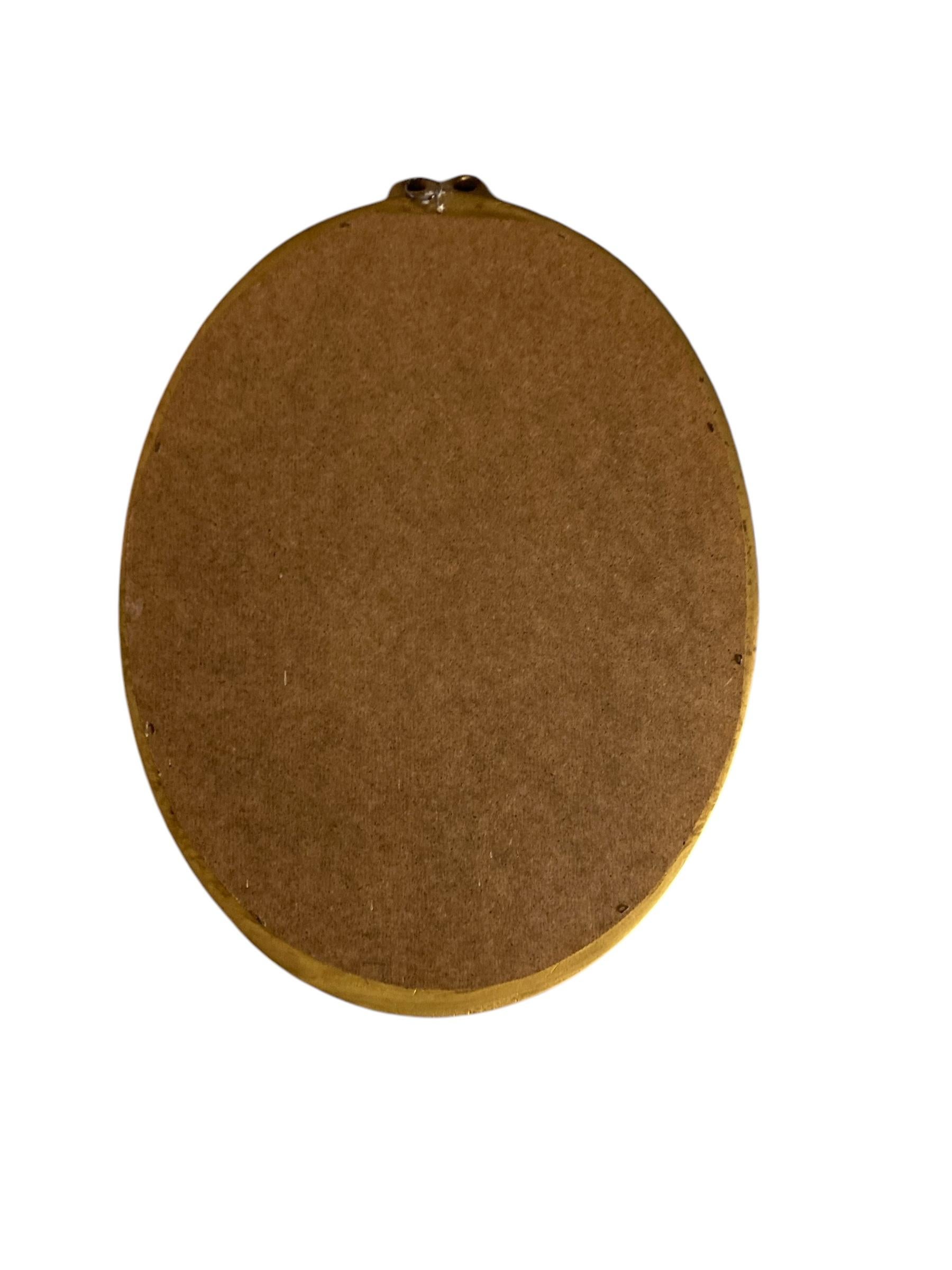 Espejo de pared neoclásico oval dorado en venta 1