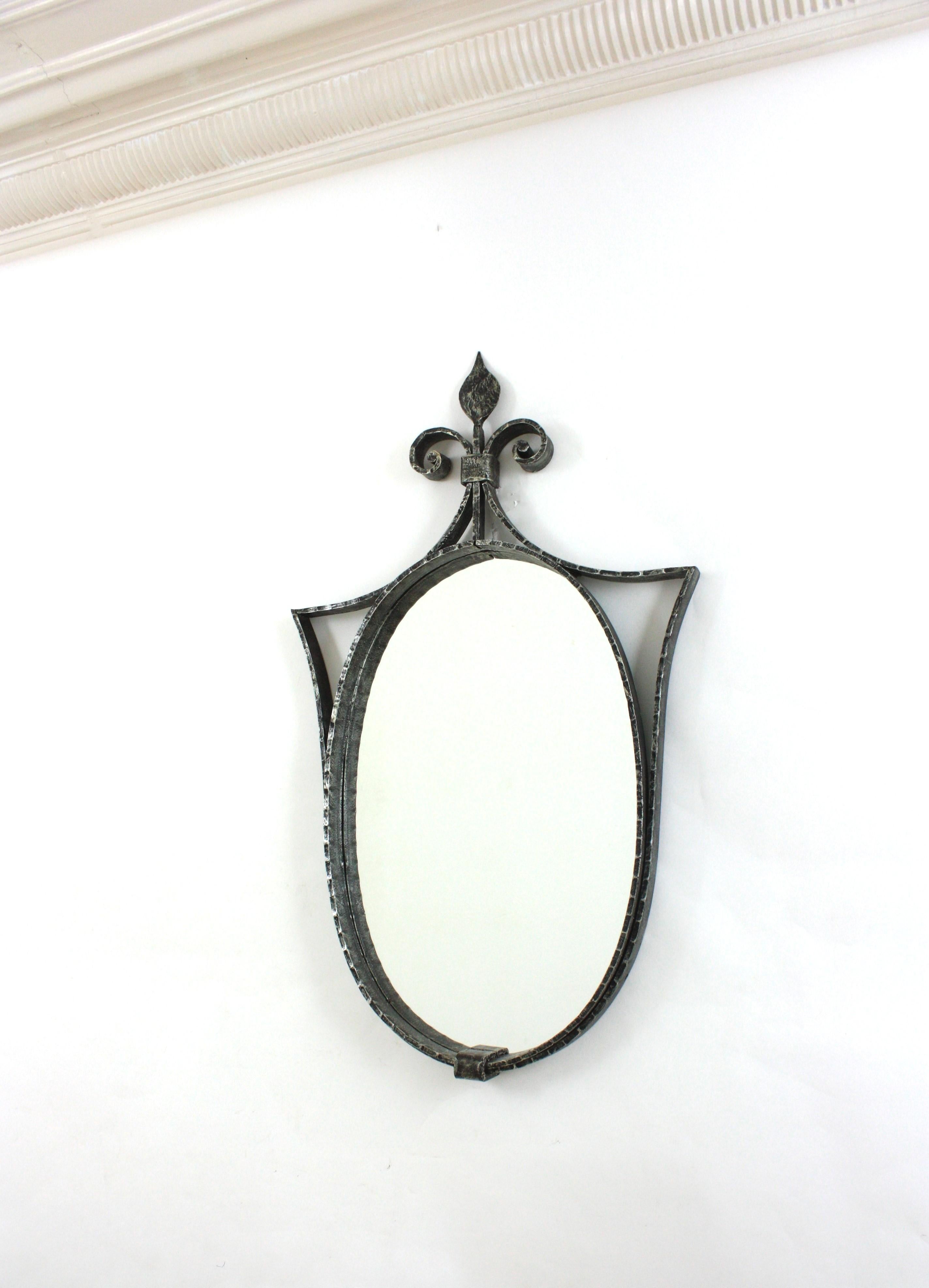 Neoclassical Oval Mirror in Hand Forged Iron, Spain 1950 For Sale 4