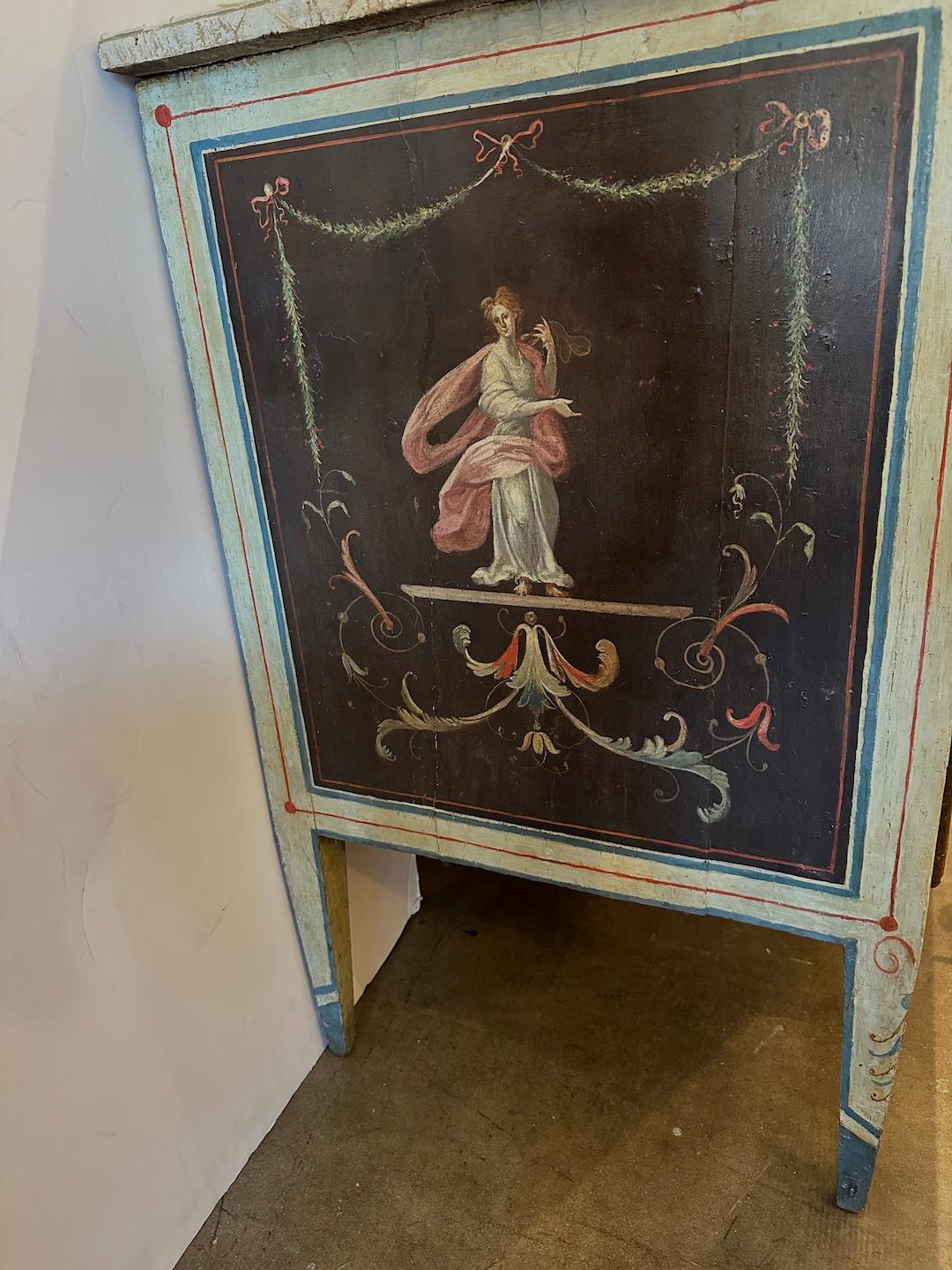 Neoclassical Painted Commode In Good Condition For Sale In Newport Beach, CA