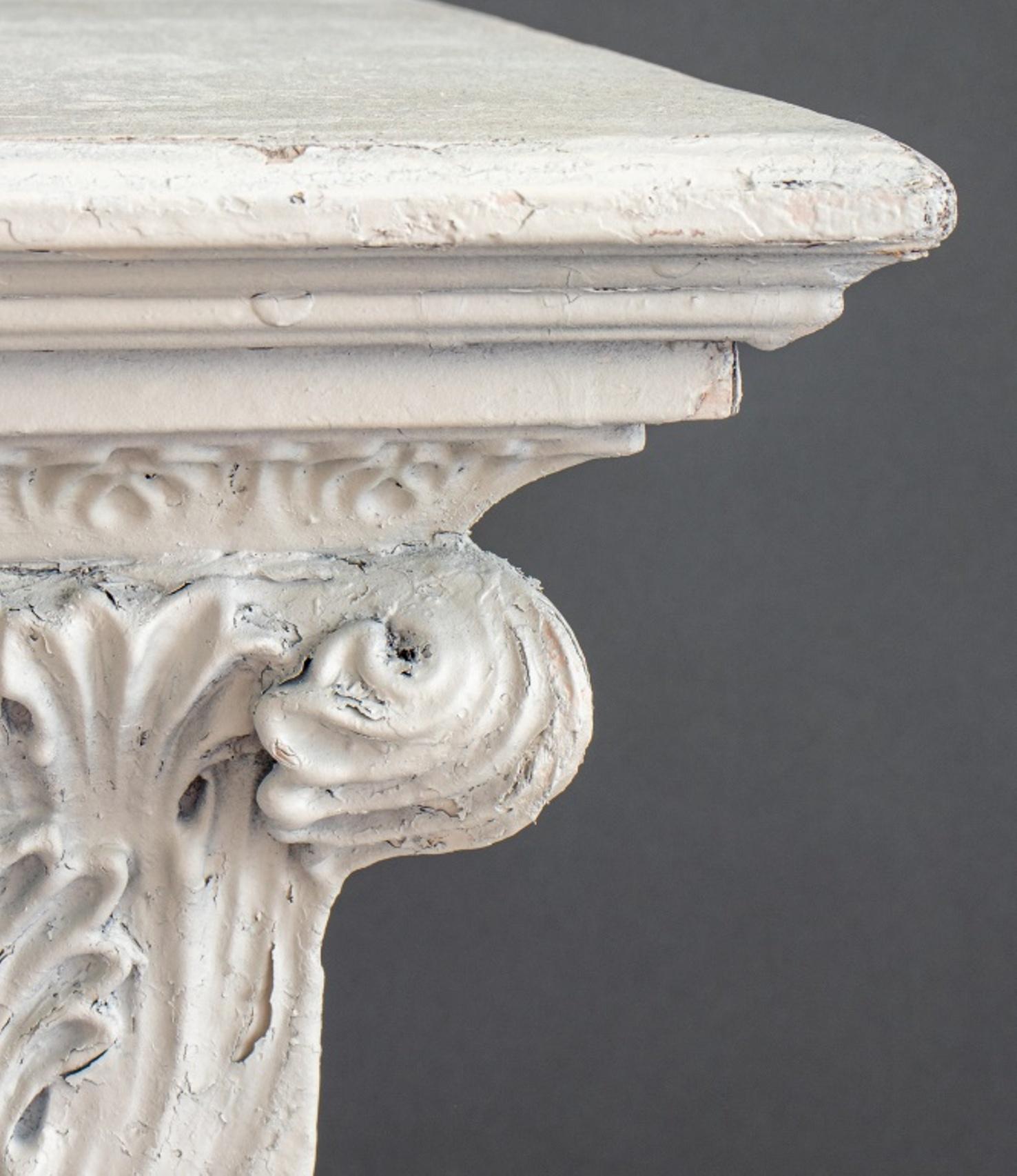 Neoclassical Painted Wood Pedestal / Plant Stand In Good Condition In New York, NY