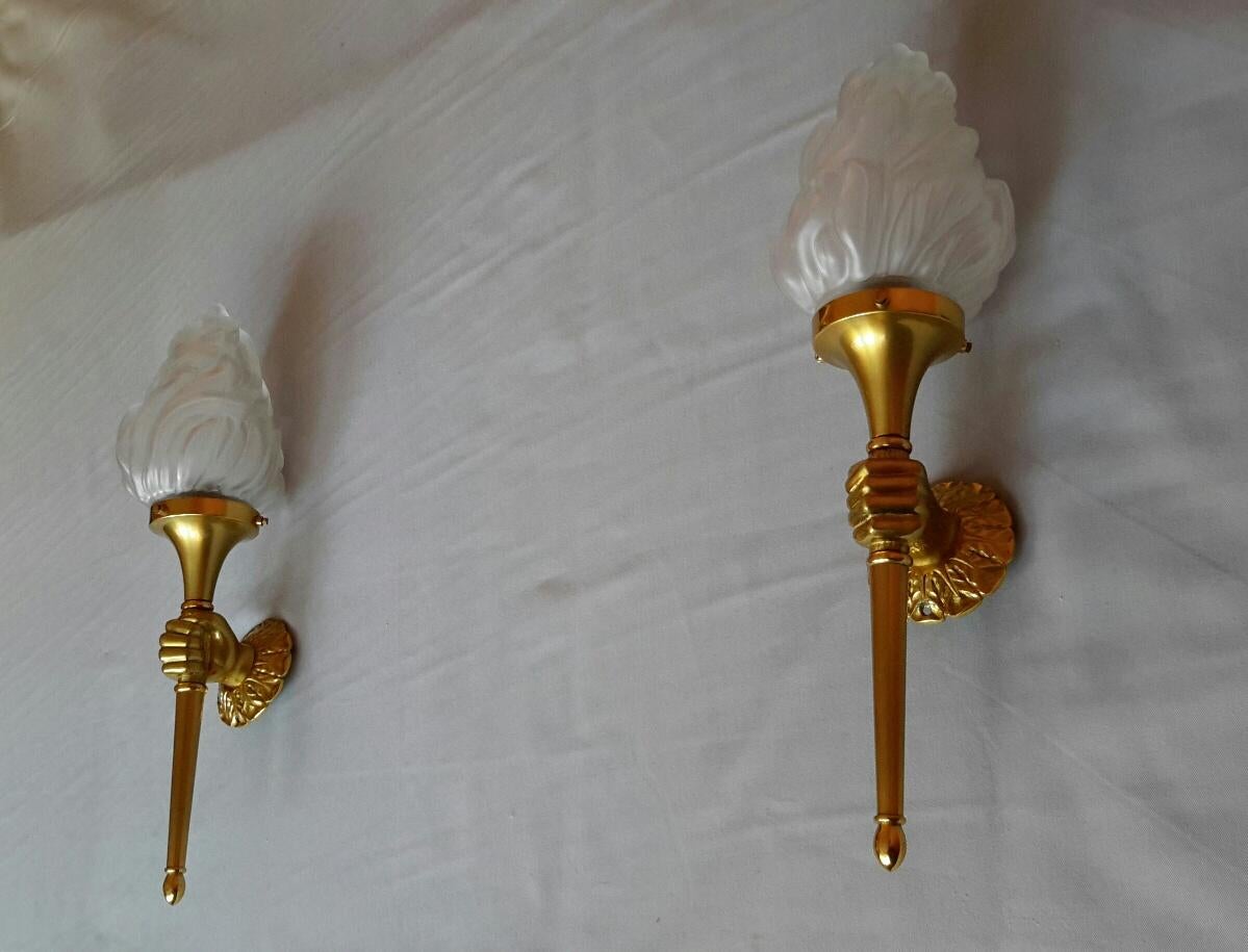 Neoclassical Pair of Big Gilt Bronze Sconces by Maison Baguès, France, 1960s In Good Condition In Paris, FR