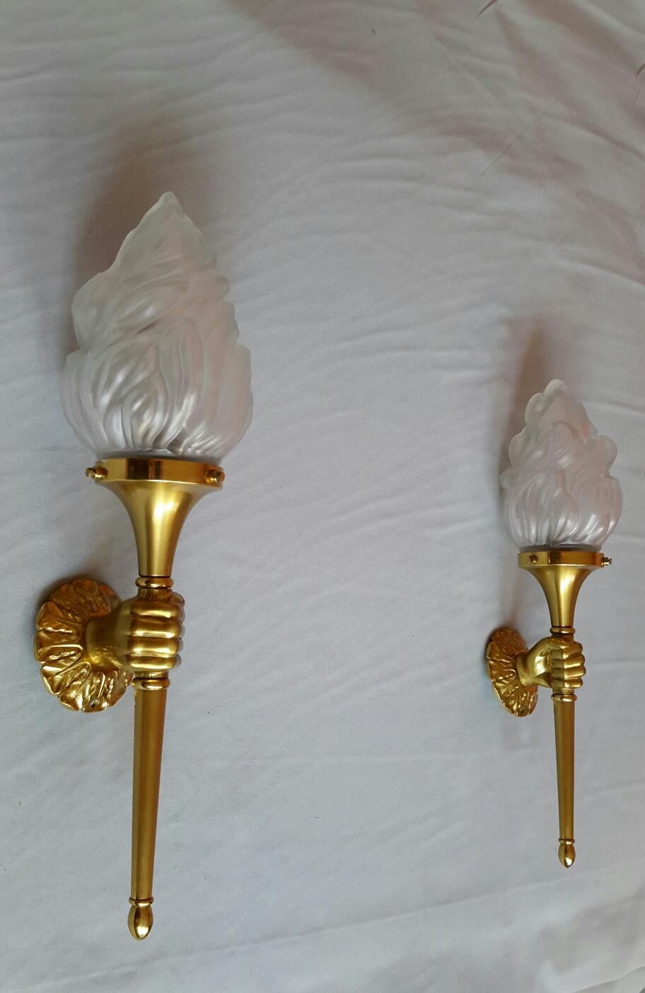 Mid-20th Century Neoclassical Pair of Big Gilt Bronze Sconces by Maison Bagues, France, 1960s