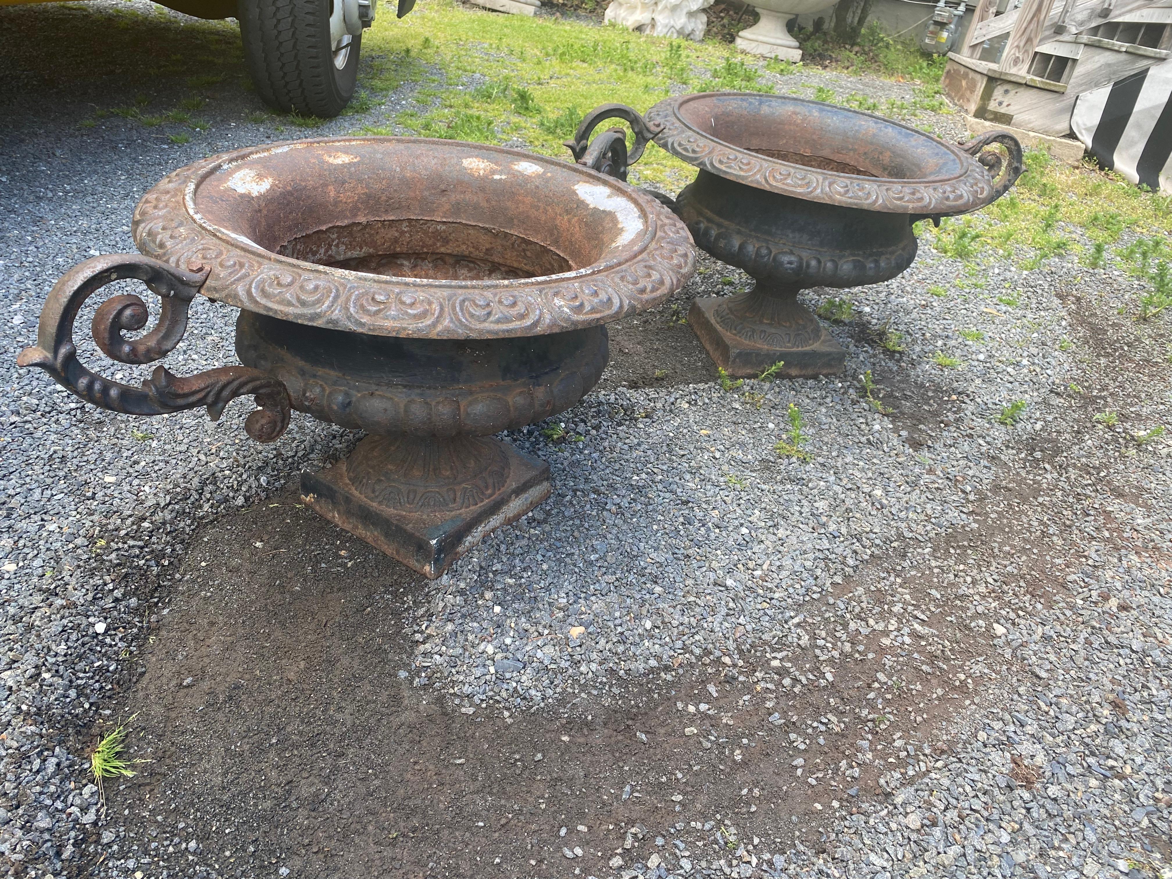 American Neoclassical Pair of Brown Iron Garden Planters Urns with Fancy Handles For Sale