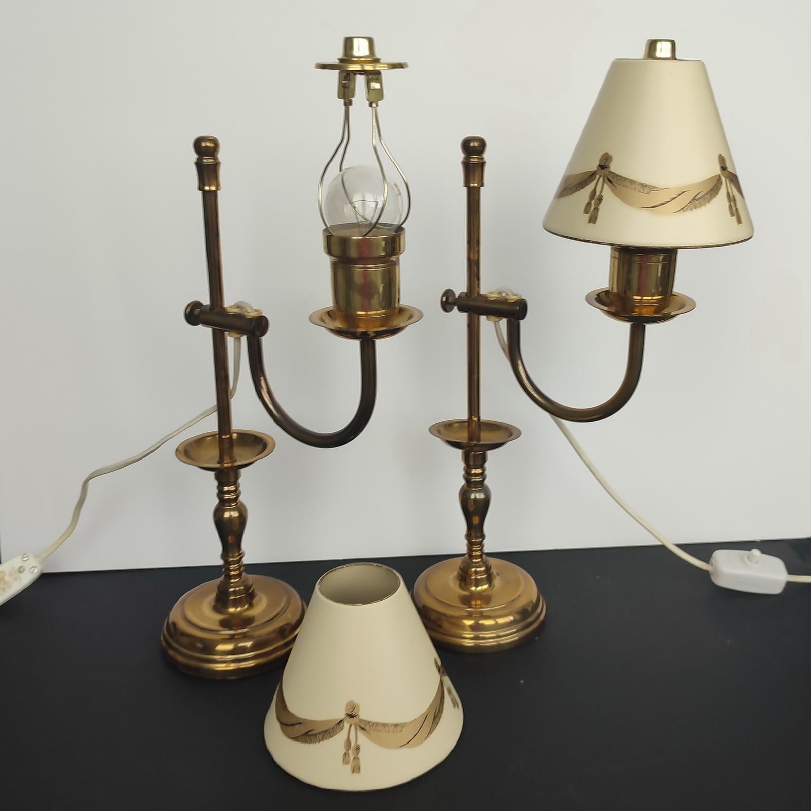 Neoclassical Pair of Gilt Bronze Bouillotte Lamps, France, Early 20th Century For Sale 3