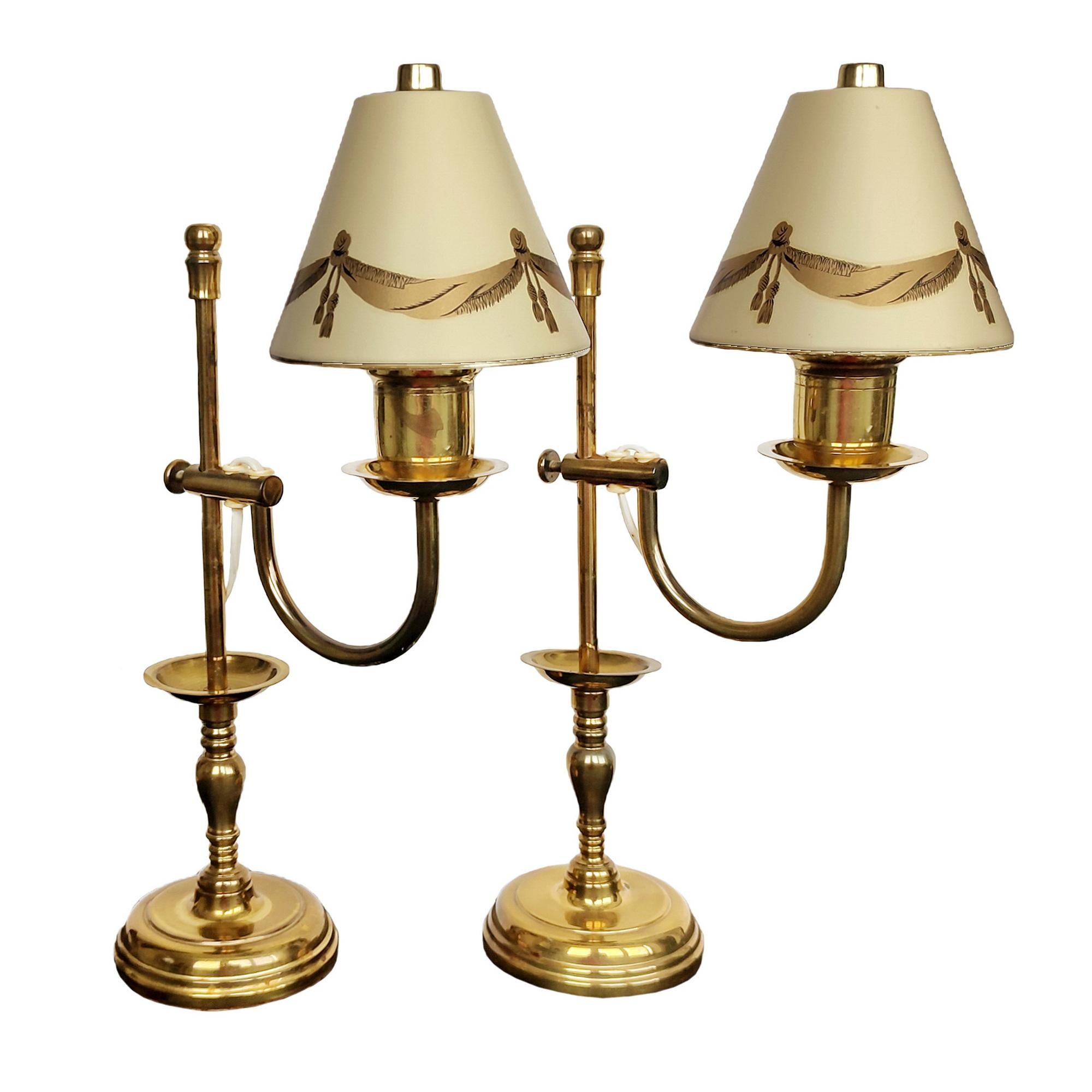 Paire de lampes bouillotte néoclassiques en bronze doré, France, début du XXe siècle en vente 6