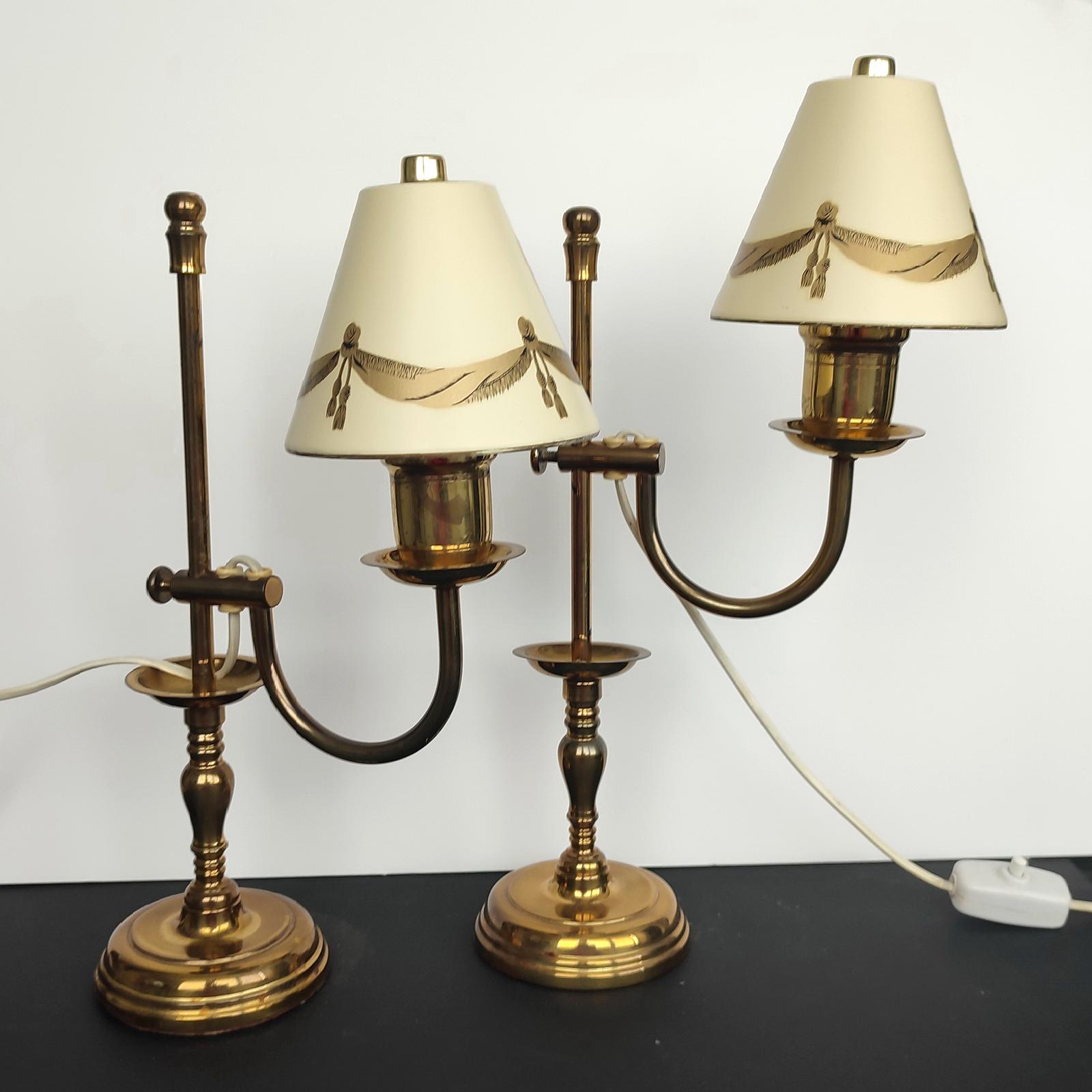 Cold-Painted Neoclassical Pair of Gilt Bronze Bouillotte Lamps, France, Early 20th Century For Sale