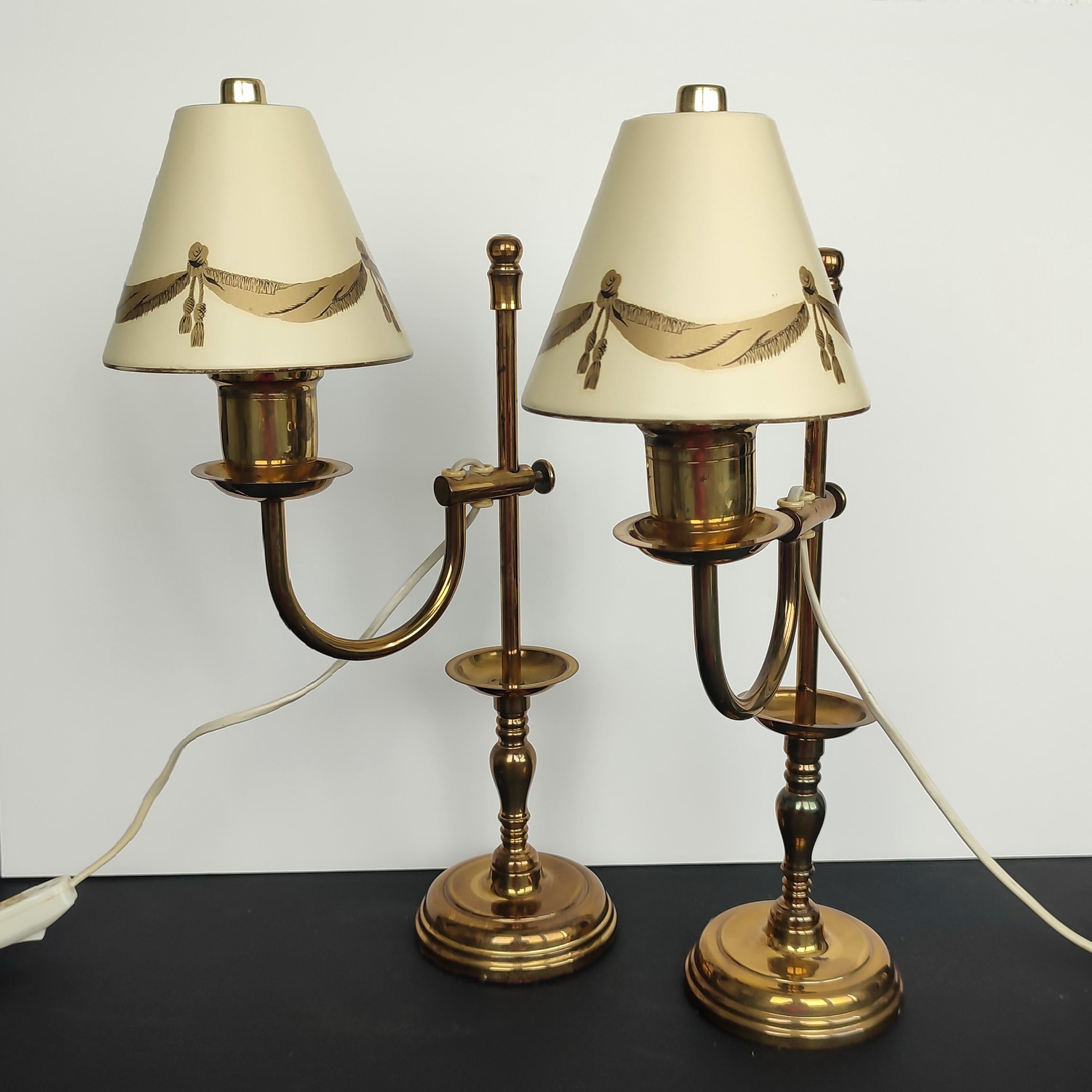 Mid-20th Century Neoclassical Pair of Gilt Bronze Bouillotte Lamps, France, Early 20th Century For Sale