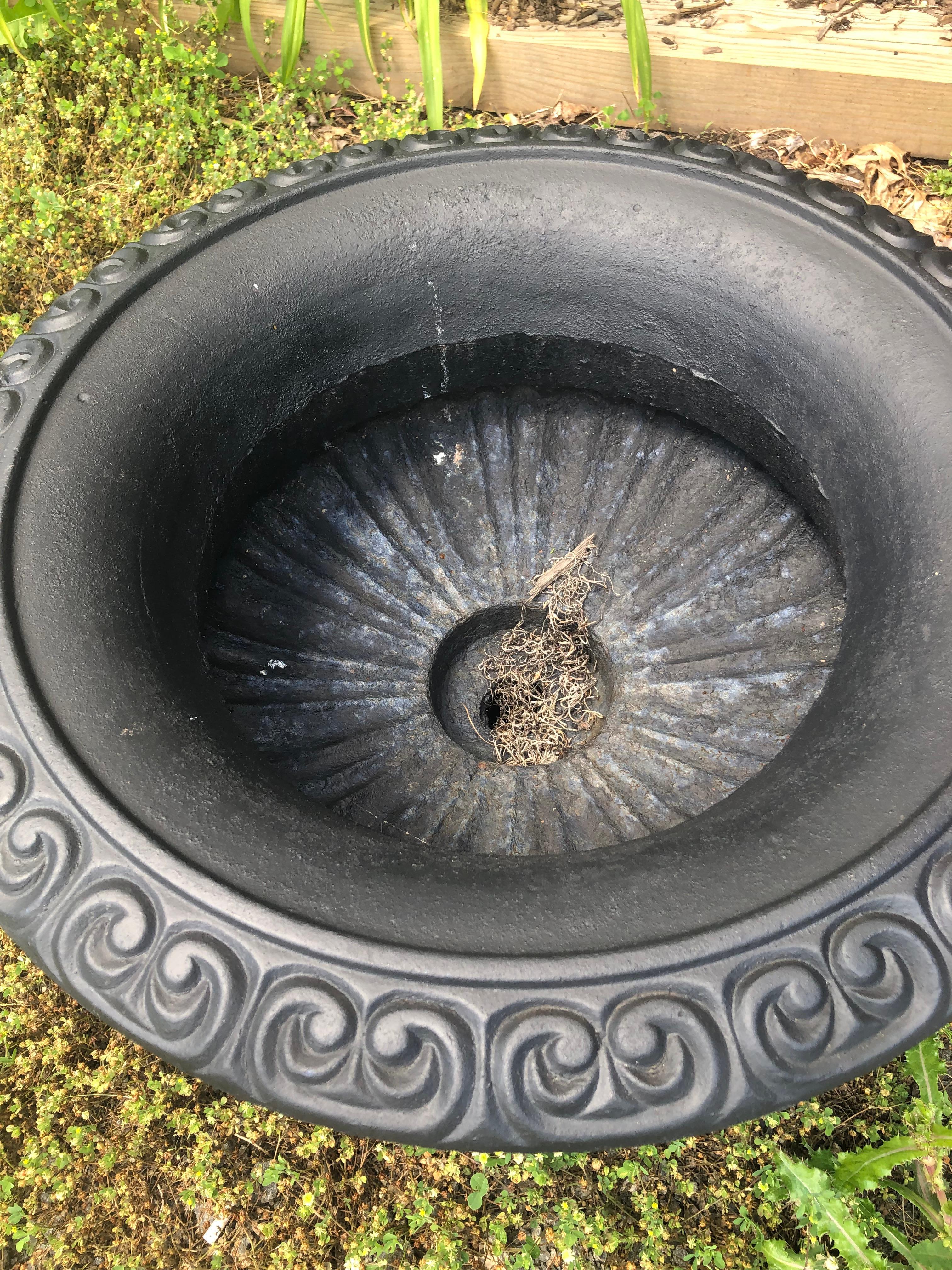 Mid-20th Century Neoclassical Pair of Newly Painted Black Iron Planters Urns with Fancy Handles For Sale