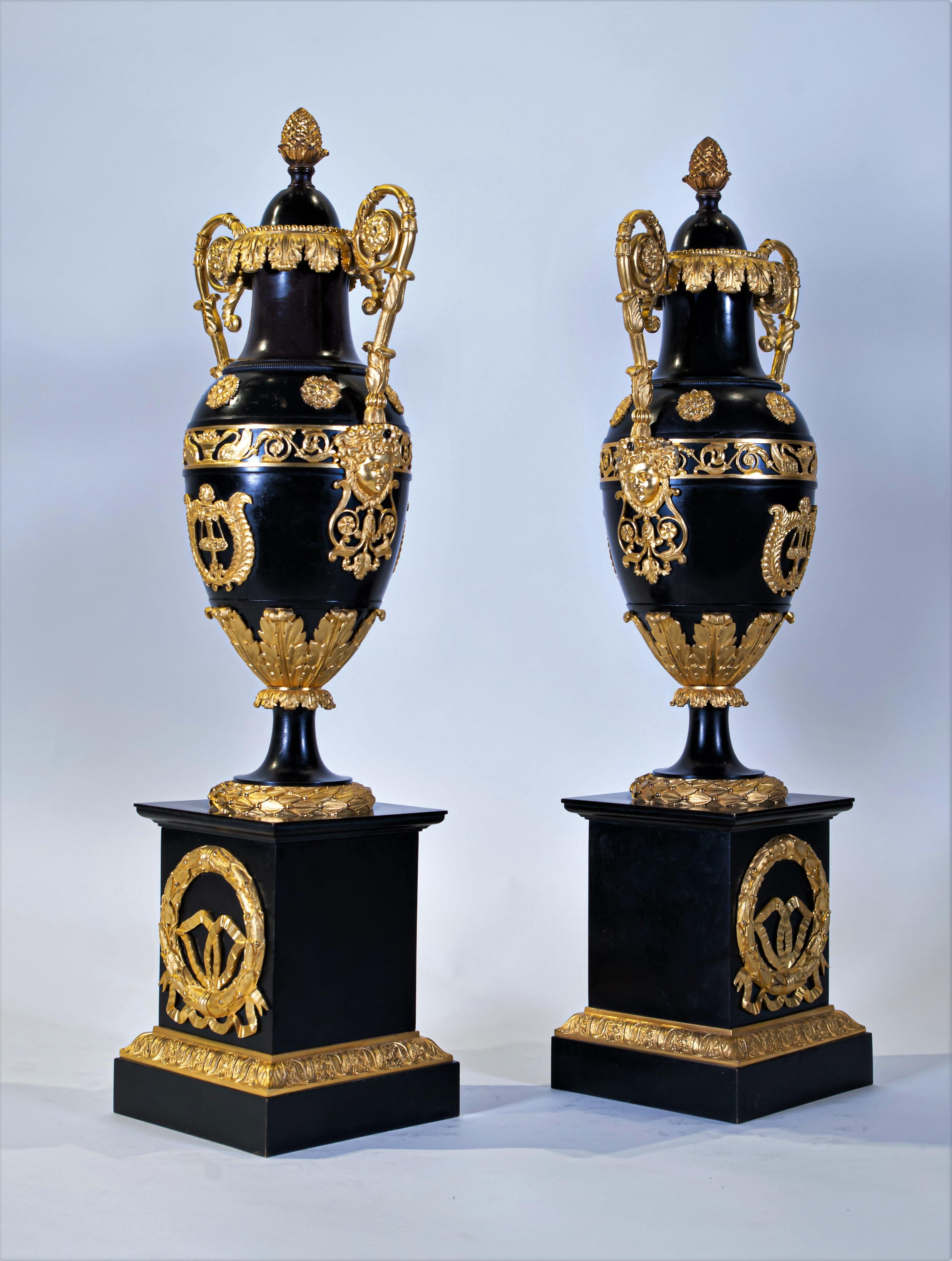 Neoclassical Pair of Patinated and Dore Bronze Empire Covered Urns In Good Condition For Sale In New York, NY