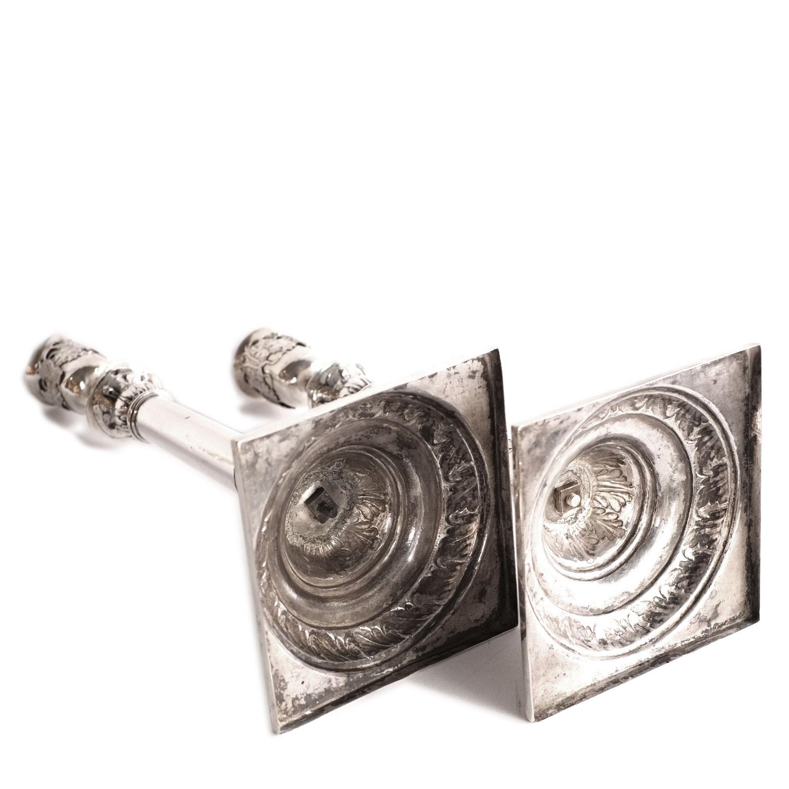 Women's or Men's Neoclassical Pair of Silver Candlesticks A.F Burgmüller Leipzig Weissenfels 1820 For Sale
