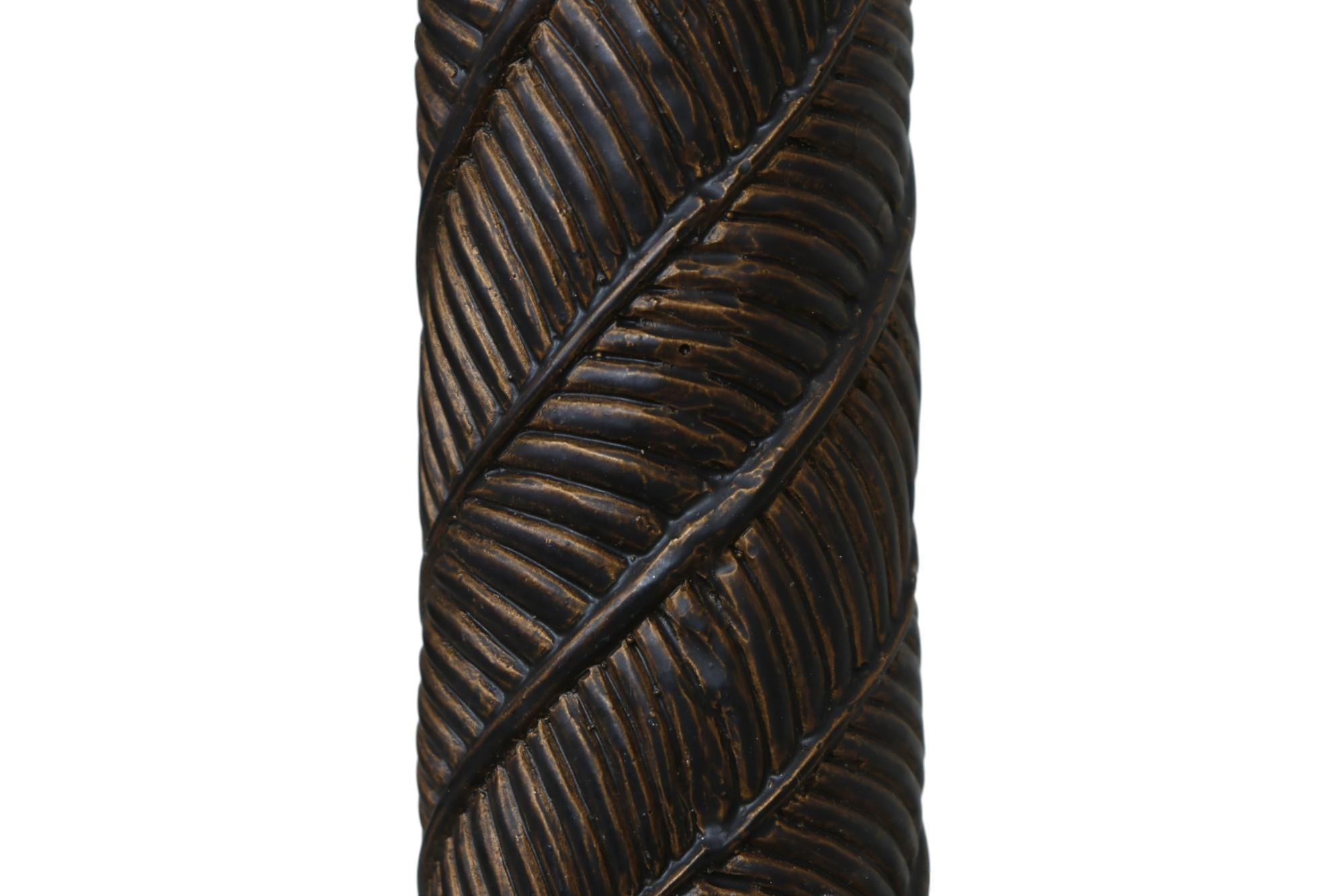 Neoclassical Palm Leaf Table Lamp In Good Condition For Sale In Bradenton, FL