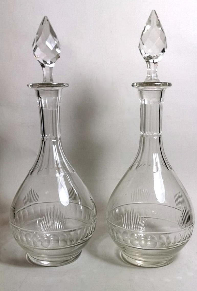 We kindly suggest you read the whole description, because with it we try to give you detailed technical and historical information to guarantee the authenticity of our objects.
Refined and elegant pair of French crystal bottles; their shape is
