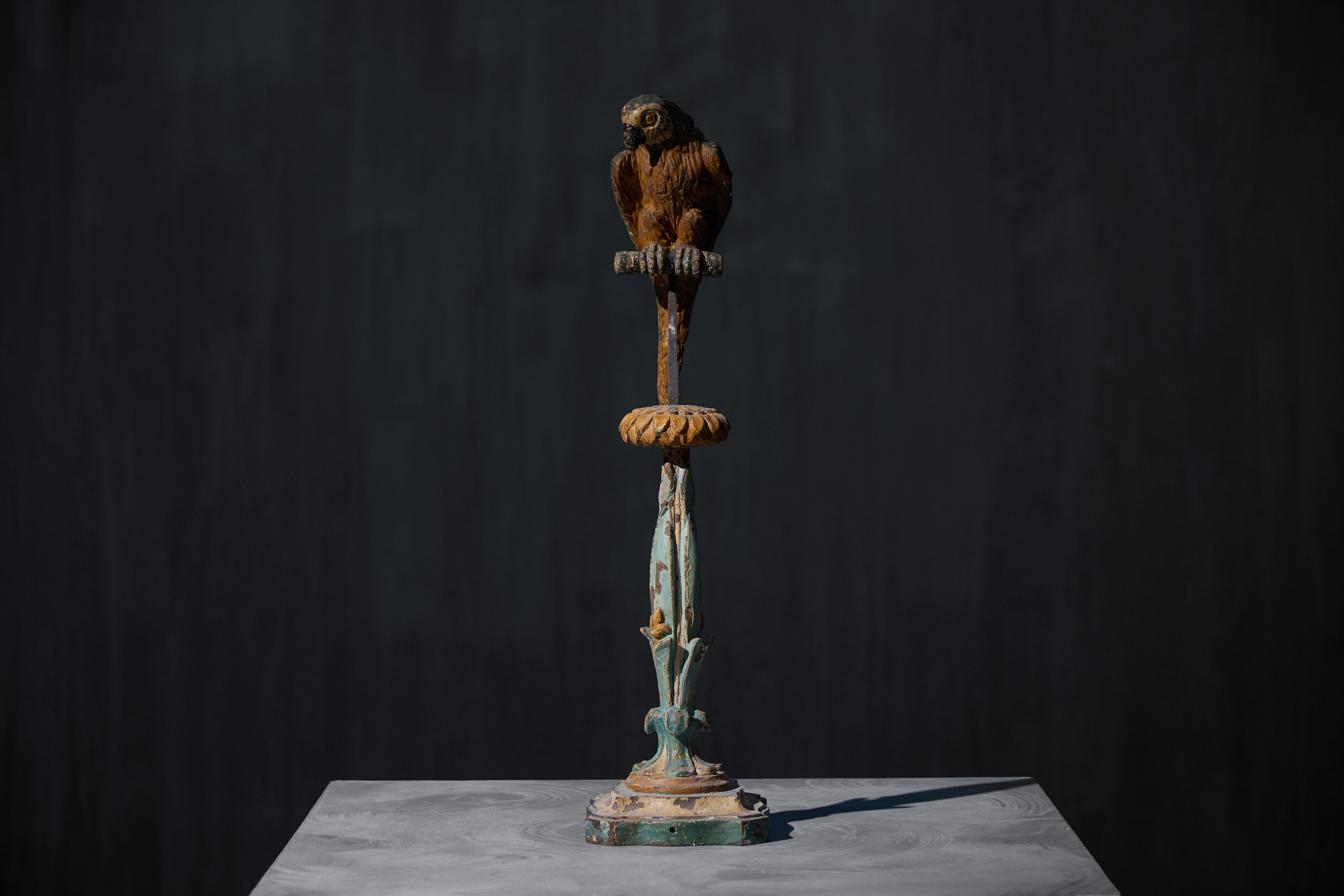Sculture neoclassiche di pappagalli su piedistalli, Italia, XIX secolo in vendita 5