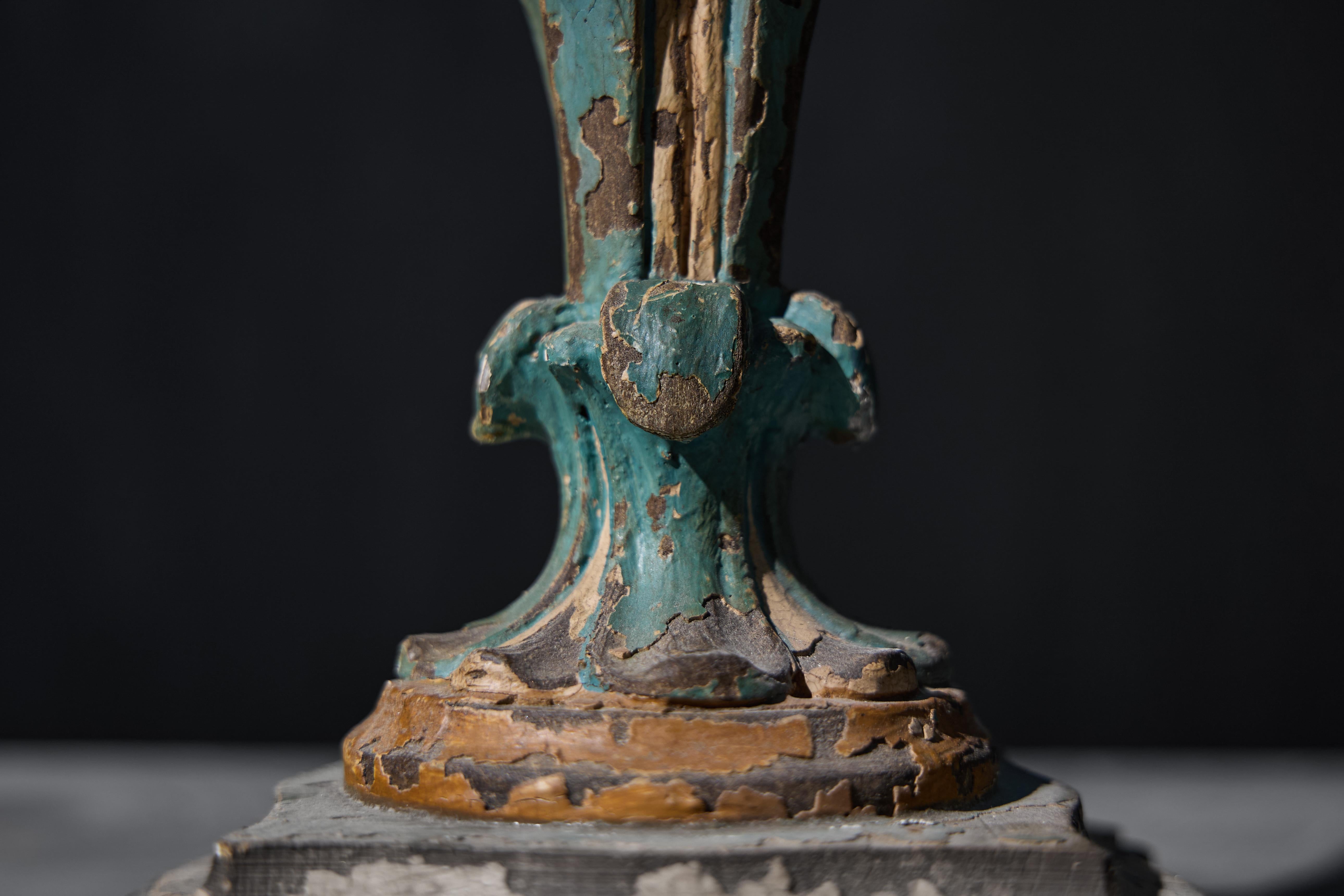 Sculture neoclassiche di pappagalli su piedistalli, Italia, XIX secolo in vendita 7