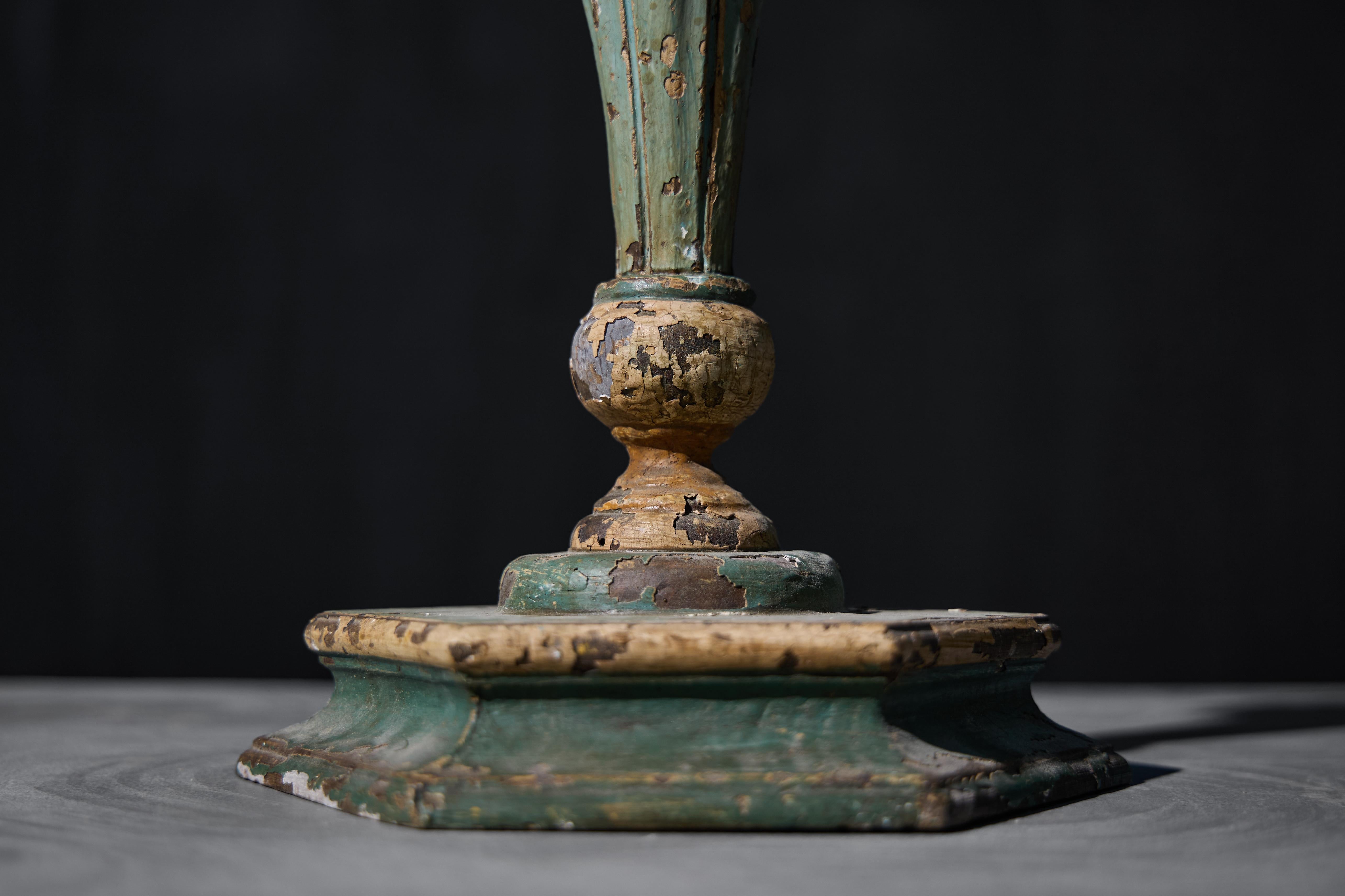 Sculture neoclassiche di pappagalli su piedistalli, Italia, XIX secolo in vendita 12