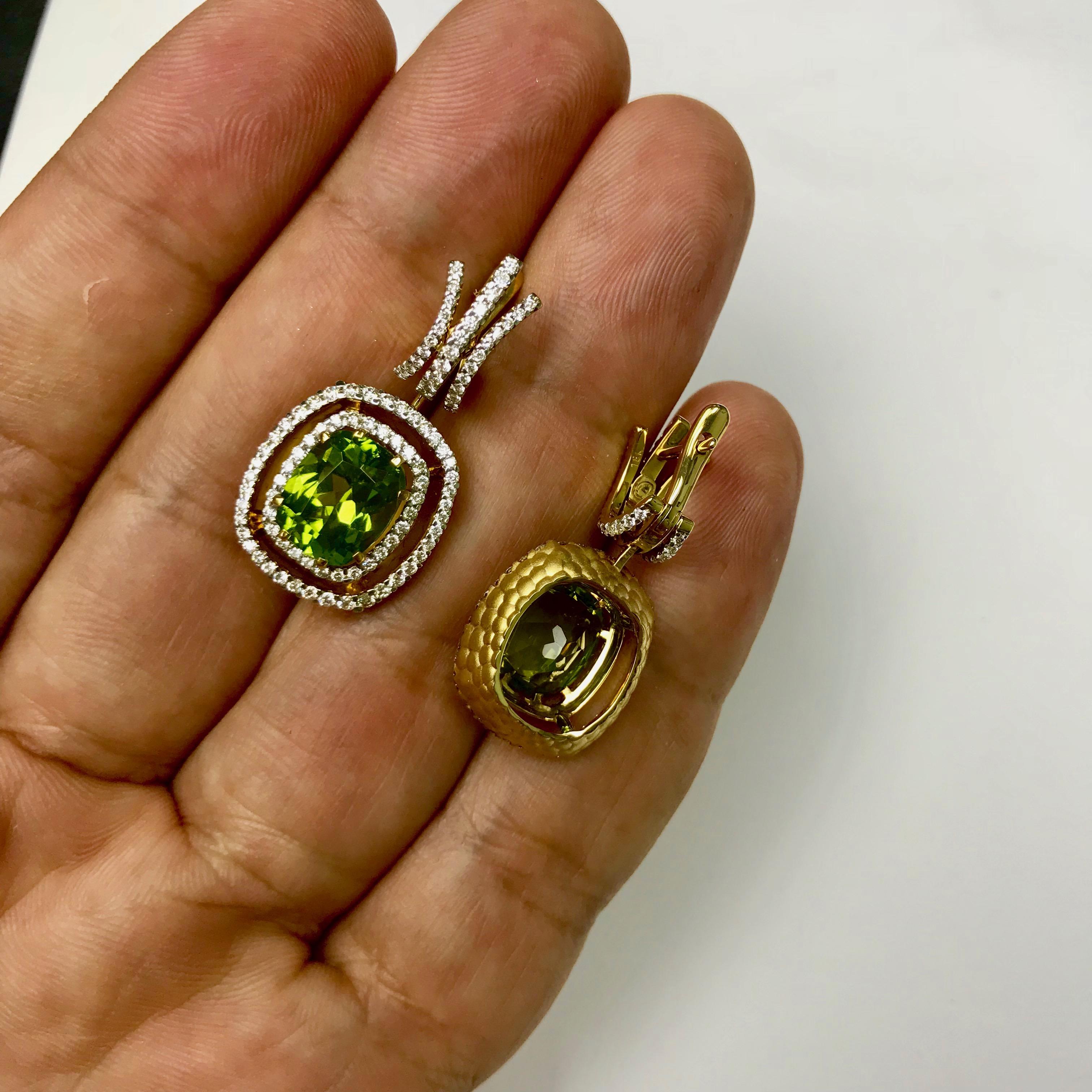 Neoclassical Peridot Diamond 18 Karat Yellow Gold Earring For Sale 2