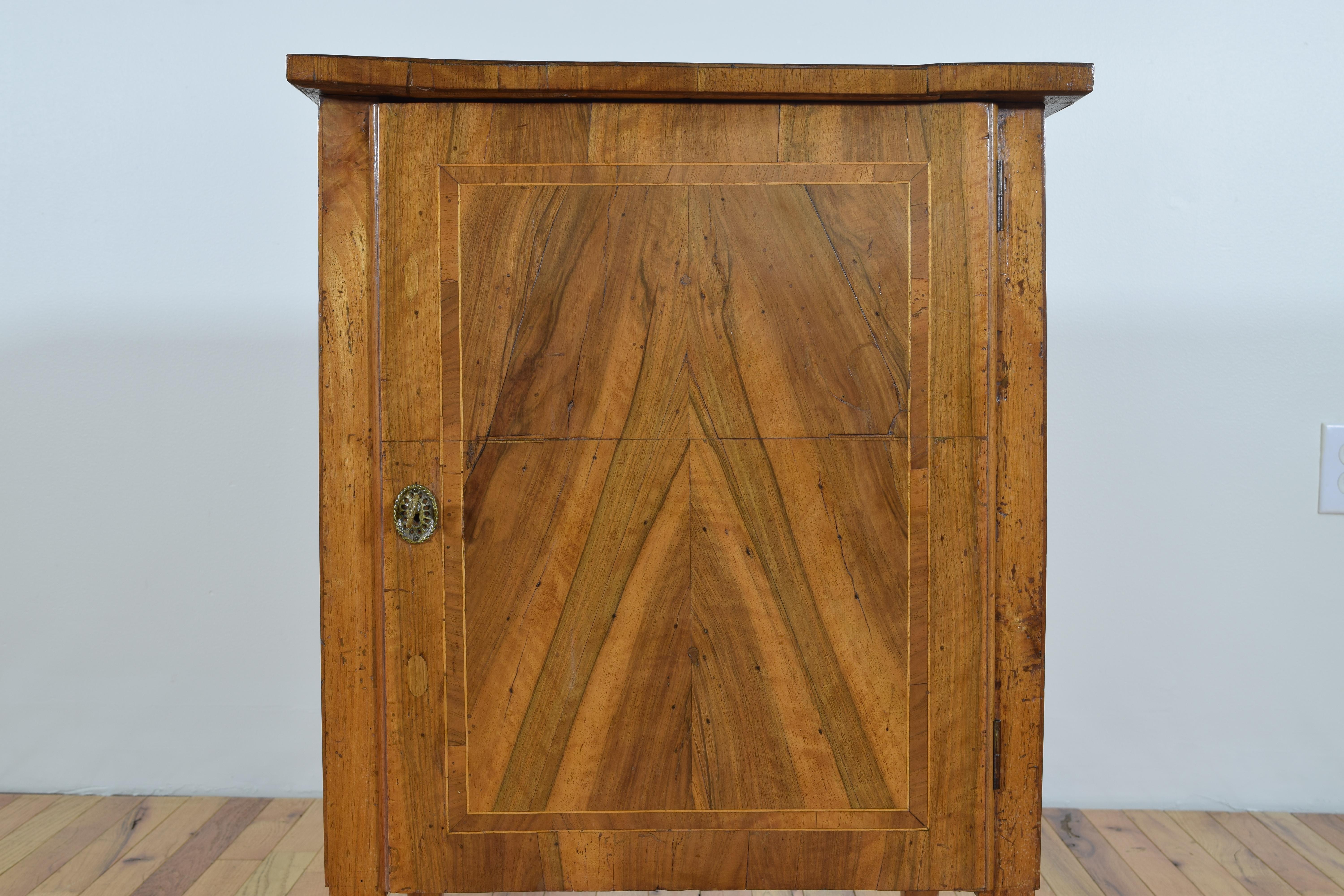 Neoclassical Period Walnut Inlaid and Walnut 1-Door Cabinet, Late 18th Century (18. Jahrhundert)