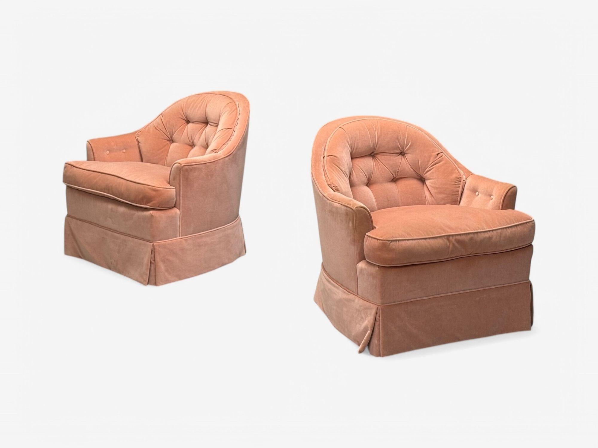 Neoclassical, Pink Mohair, Stained Wood, Traditional Lounge Chairs, USA, 1970s In Good Condition In Manhasset, NY