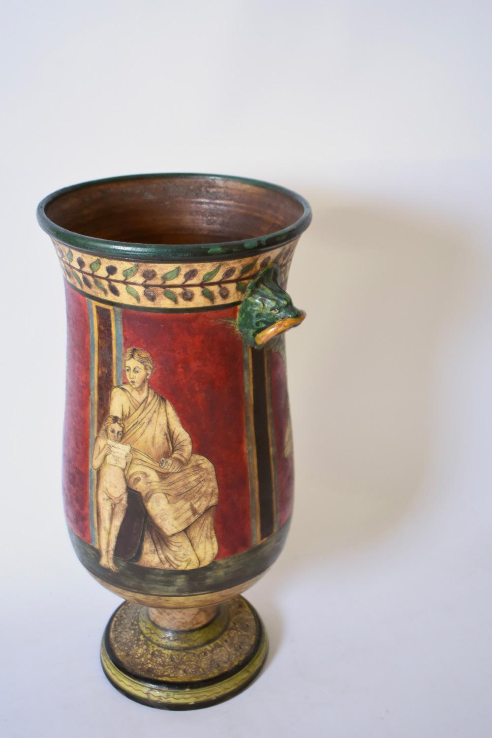 italien Vase balustre néoclassique polychrome, 1970 en vente