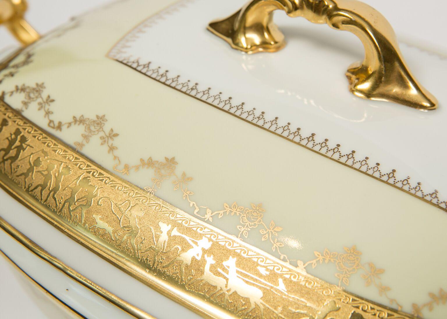 Czech Neoclassical Porcelain Gilded Tureen Made Mid-20th Century For Sale