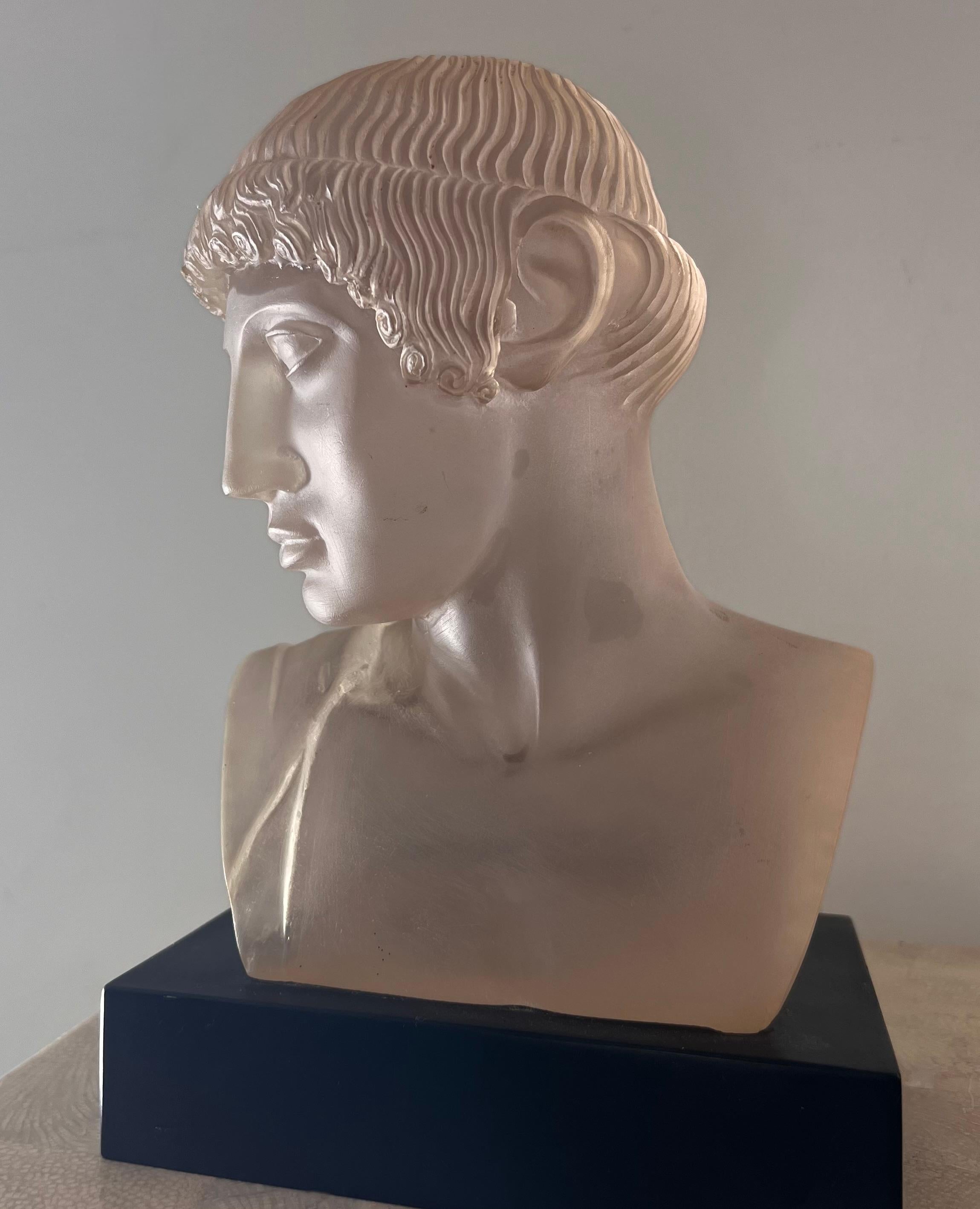 Neoclassical postmodern art glass bust of a Greek male, late 20th century For Sale 3