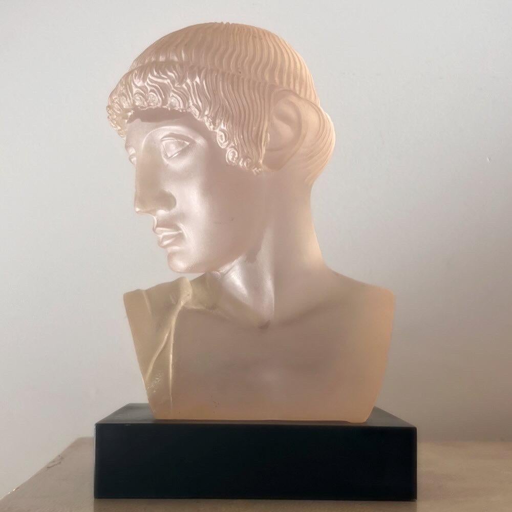 Neoclassical postmodern art glass bust of a Greek male, late 20th century For Sale 13