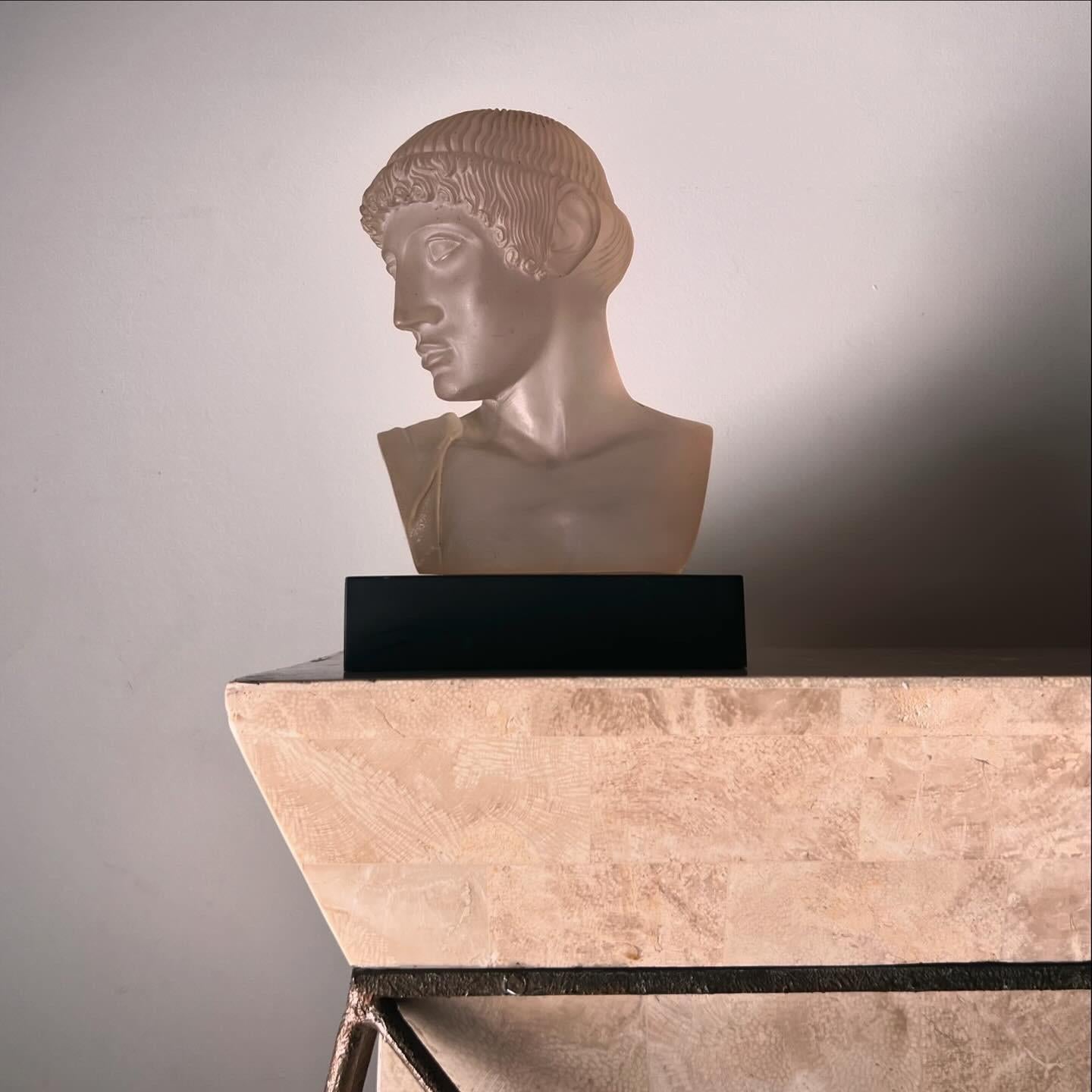 Unknown Neoclassical postmodern art glass bust of a Greek male, late 20th century For Sale