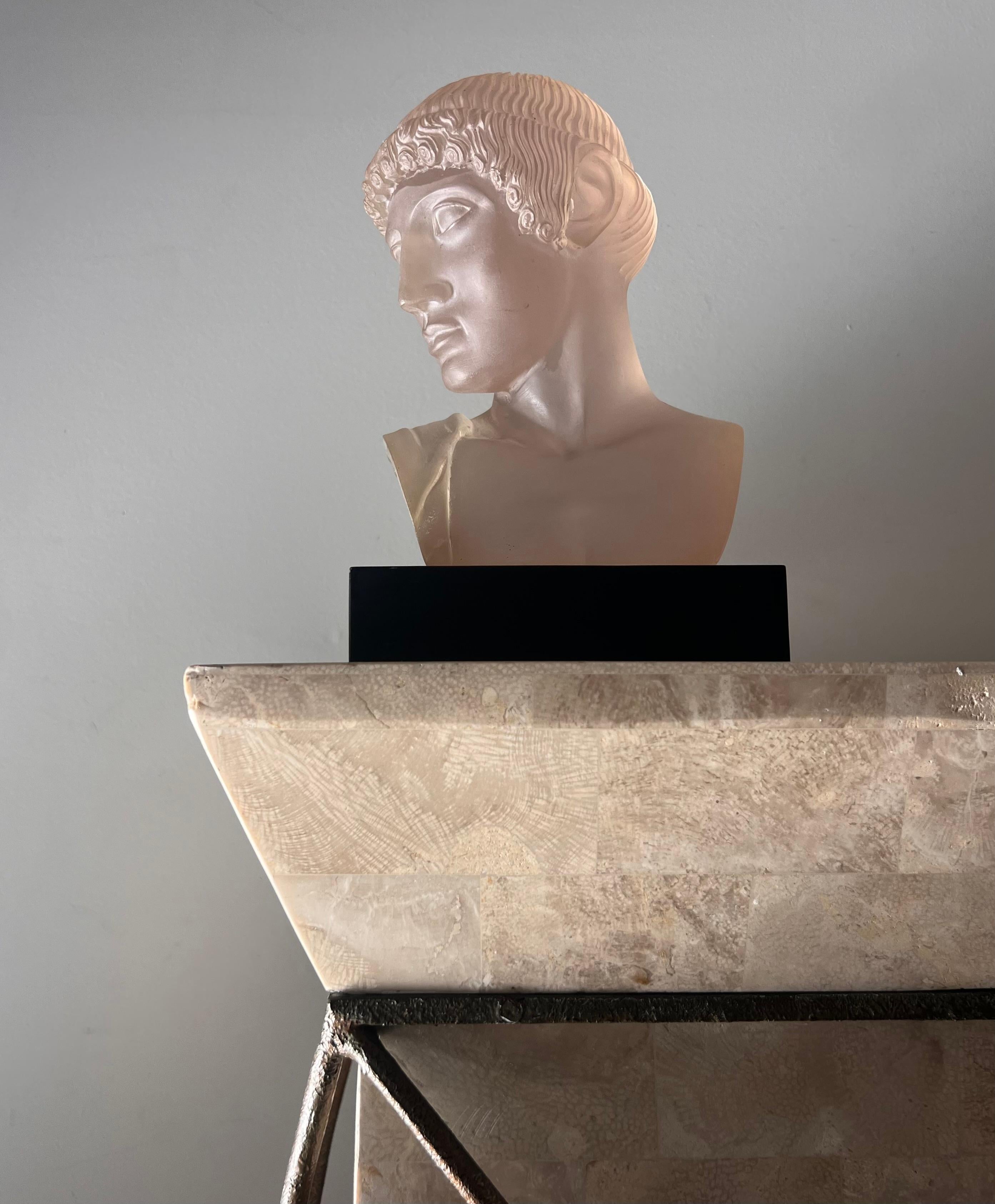 Neoclassical postmodern art glass bust of a Greek male, late 20th century For Sale 2