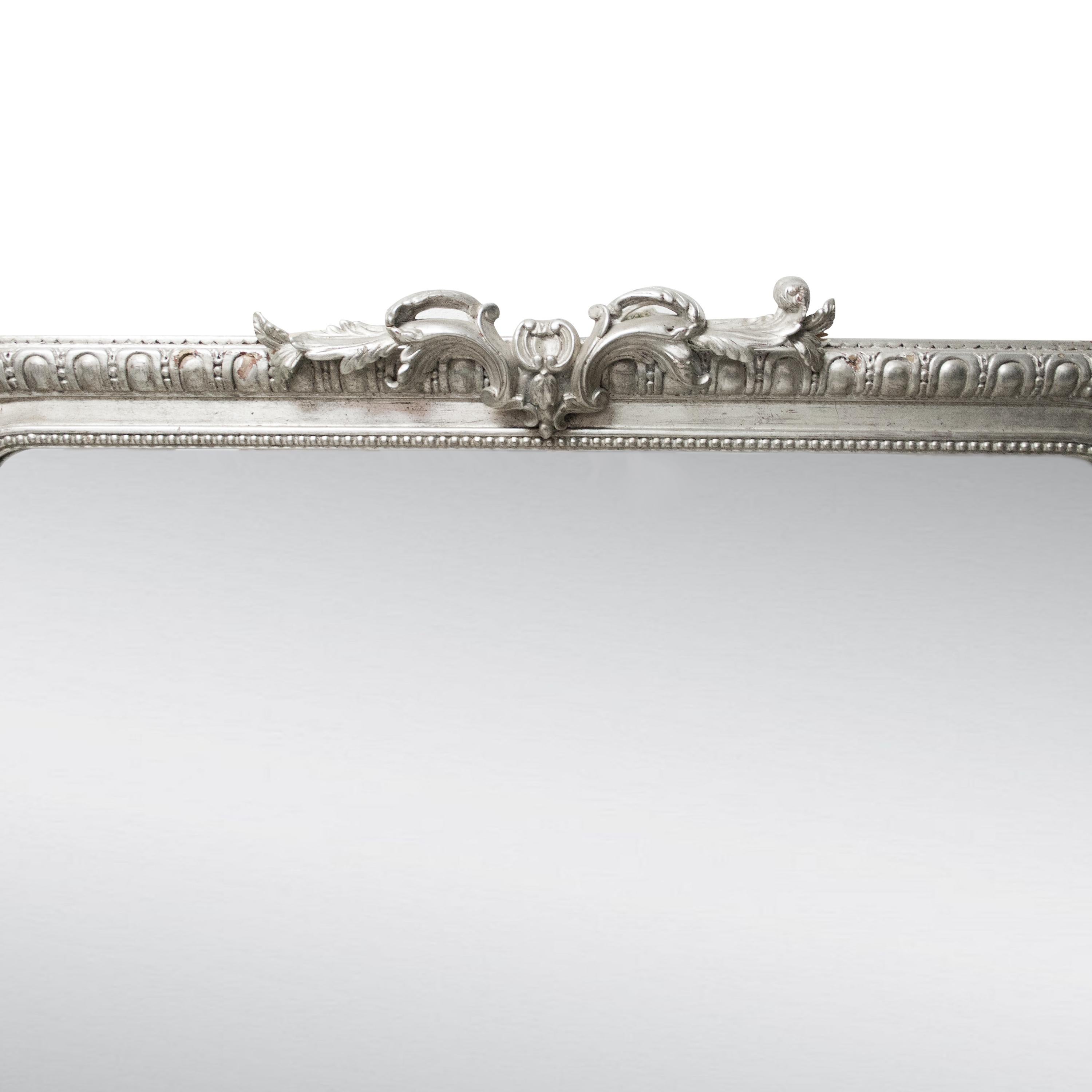 Specchio Neoclassico Regency rettangolare in argento intagliato a mano in legno In condizioni buone in vendita a Madrid, ES
