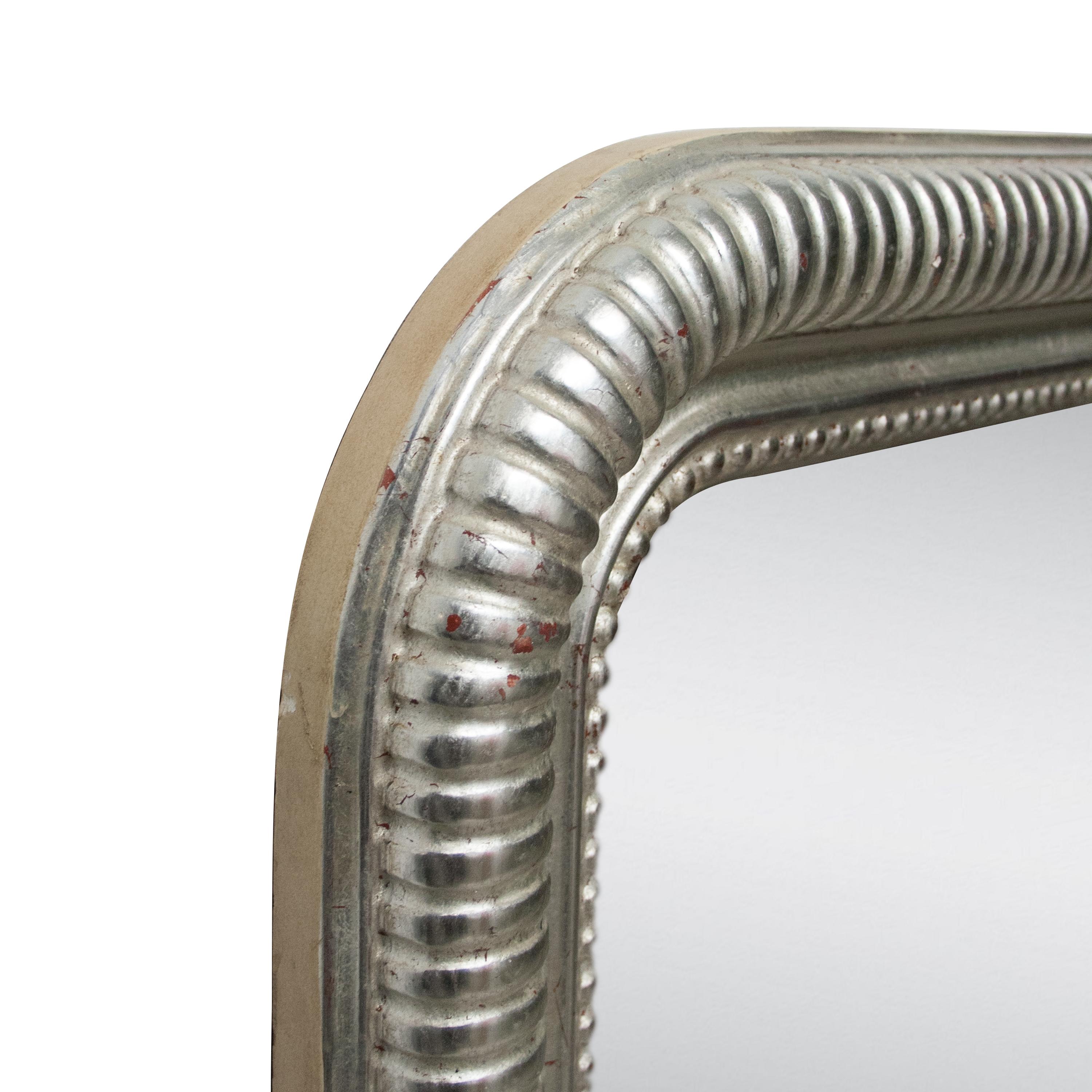 Fine XX secolo Specchio Neoclassico Regency rettangolare in argento intagliato a mano in legno in vendita