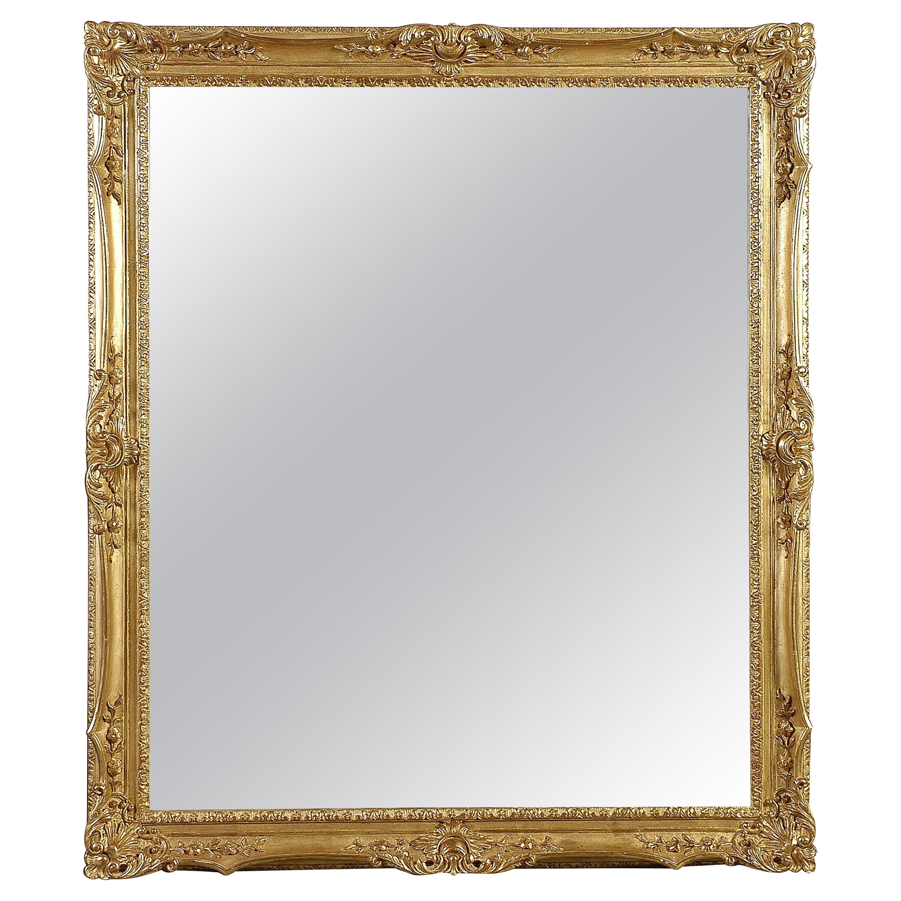 Specchio rettangolare in legno intagliato a mano in lamina d'oro in stile Neoclassico Regency, 1970