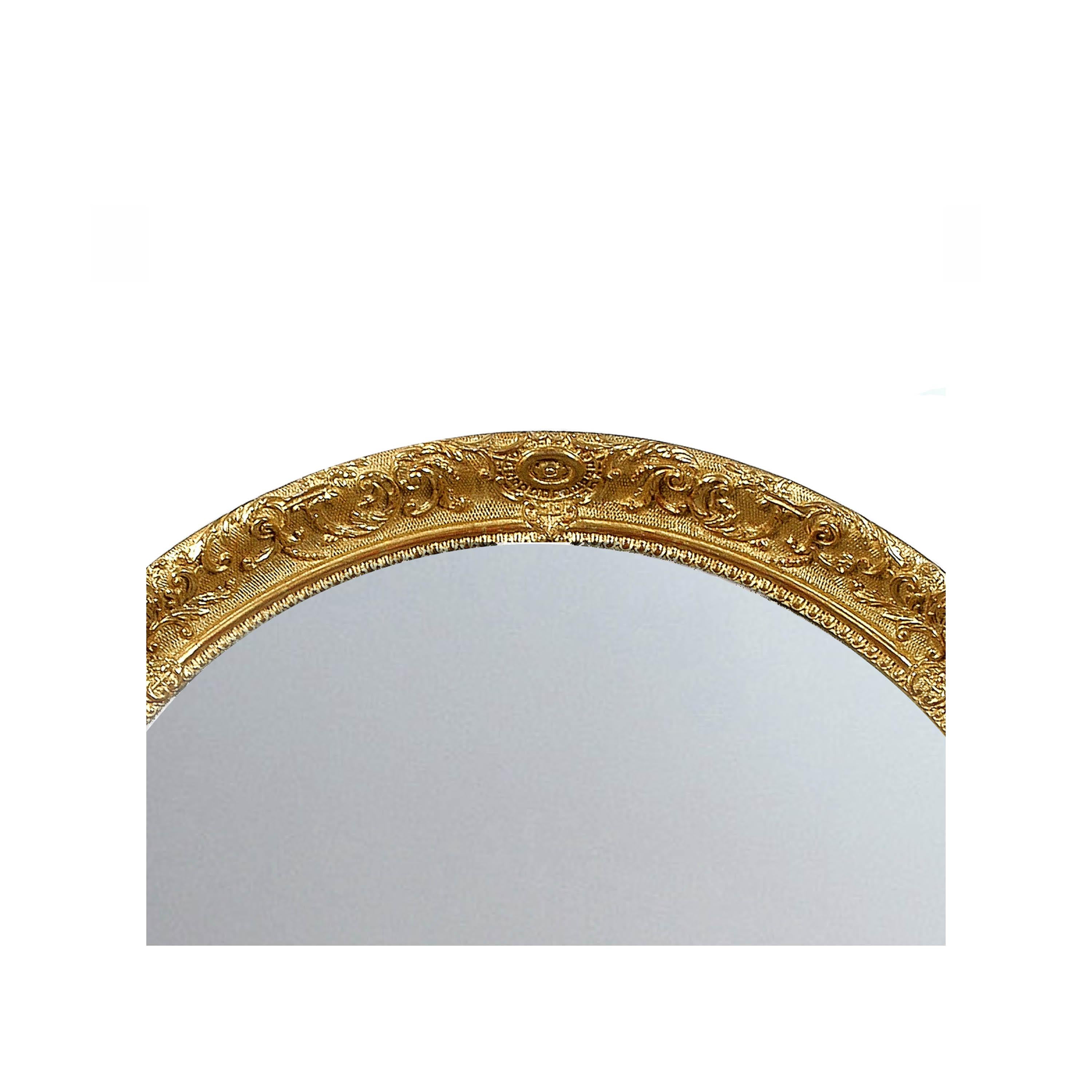 Hand-Carved Neoclassical Regency Style Round Gold Hand Carved Wooden Mirror, 1970