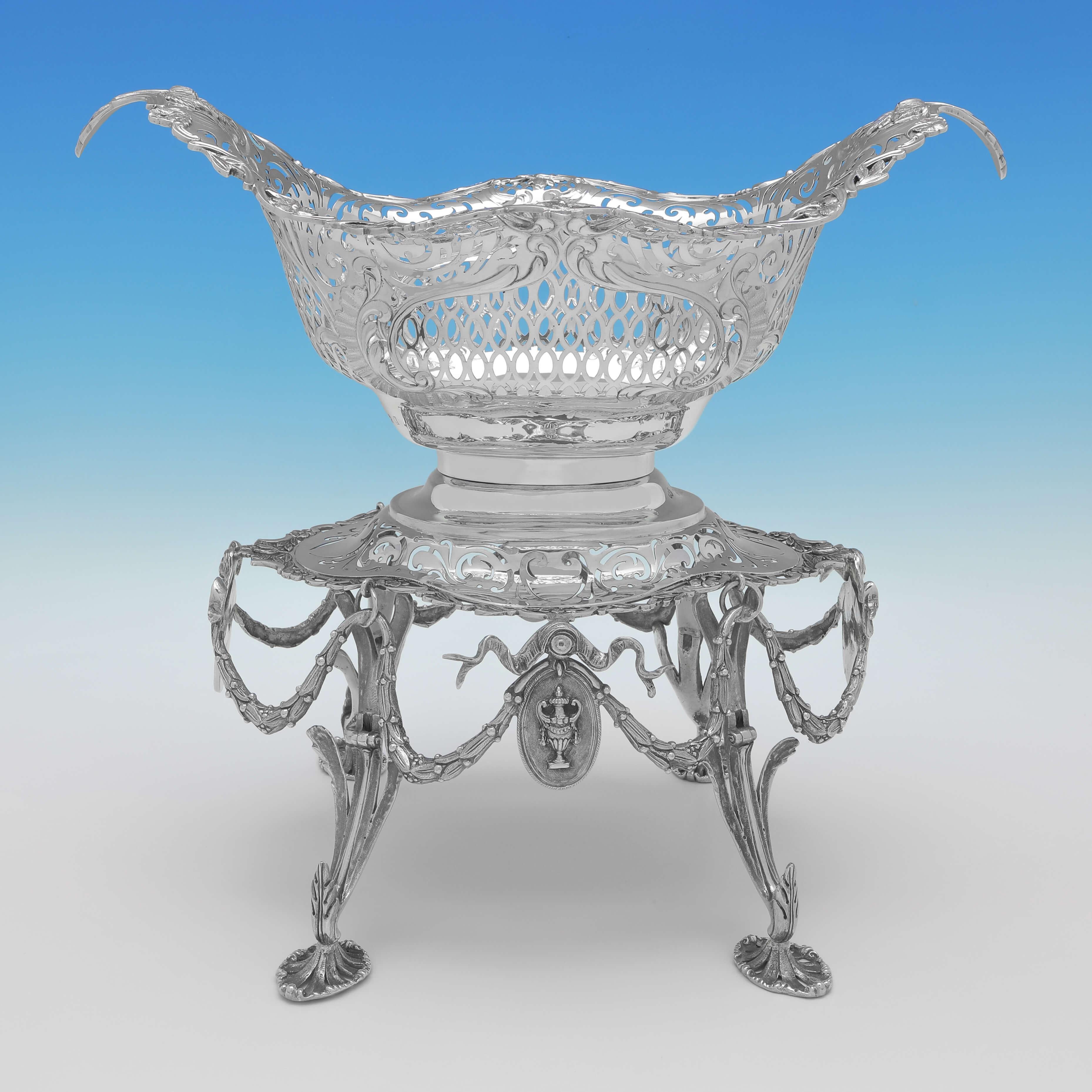 Neoclassical Revival Antique Edwardian Sterling Silver Centrepiece Epergne, 1910 For Sale 2