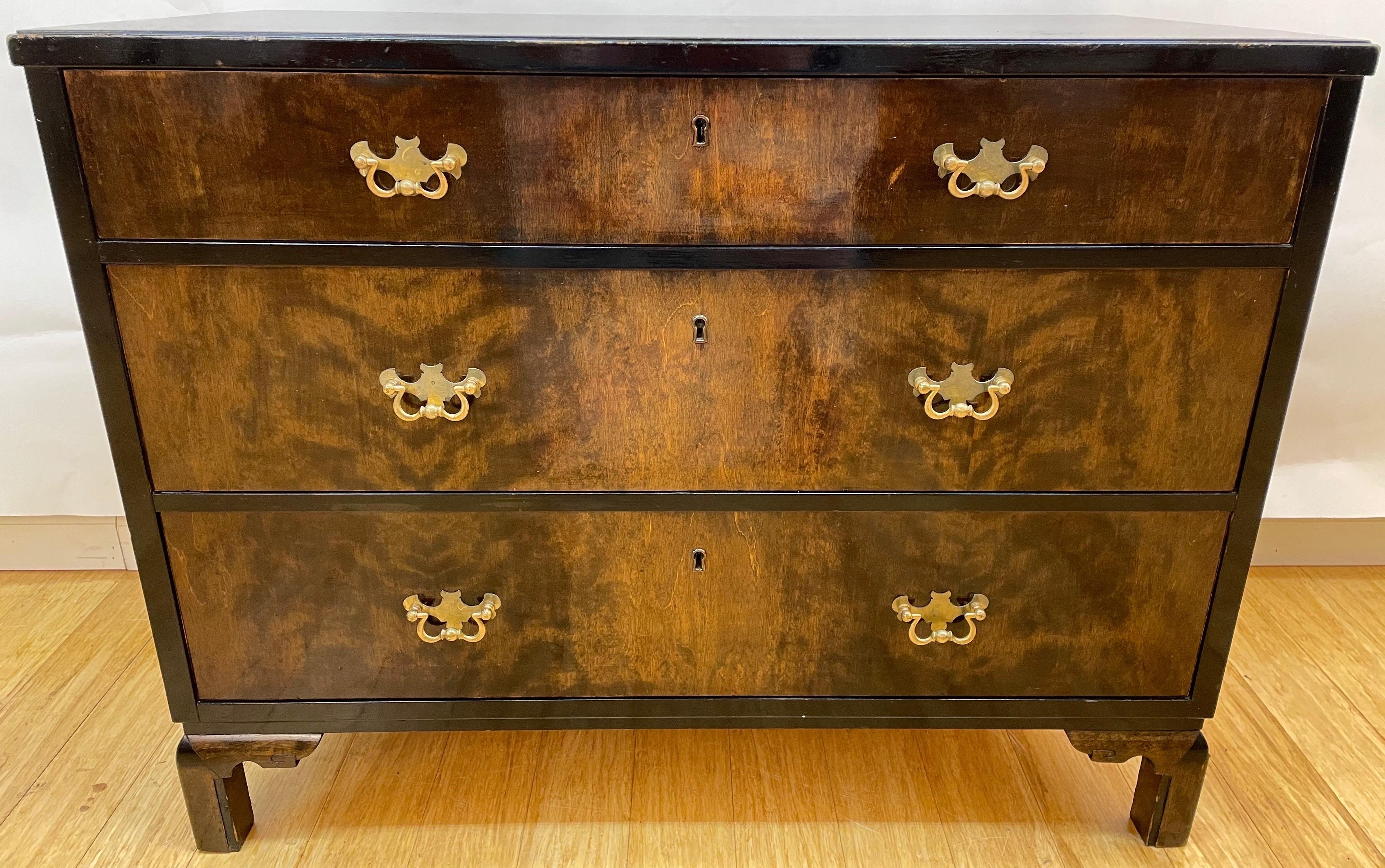 Neoclassical Revival Chest of Drawers In Excellent Condition For Sale In New York, NY