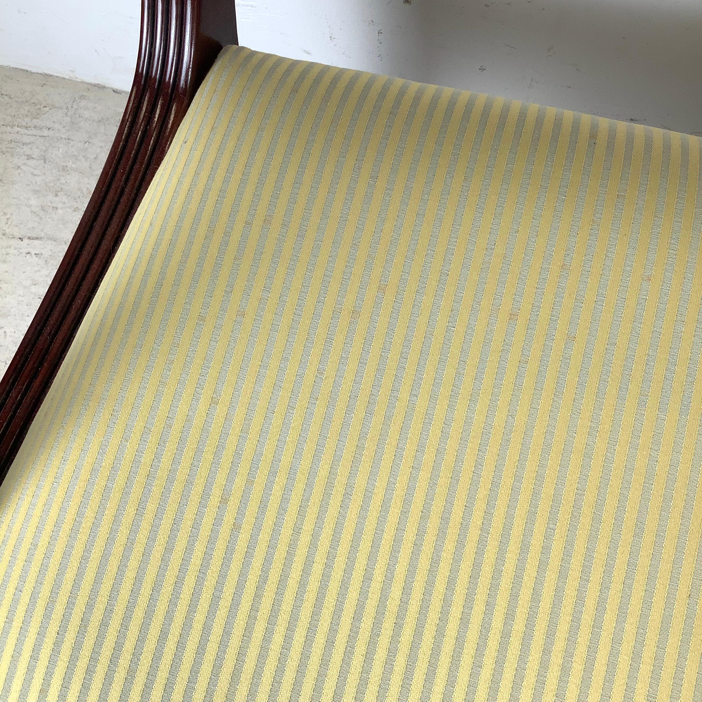 Sillón neoclásico con respaldo de lira en Bueno estado para la venta en Trenton, NJ