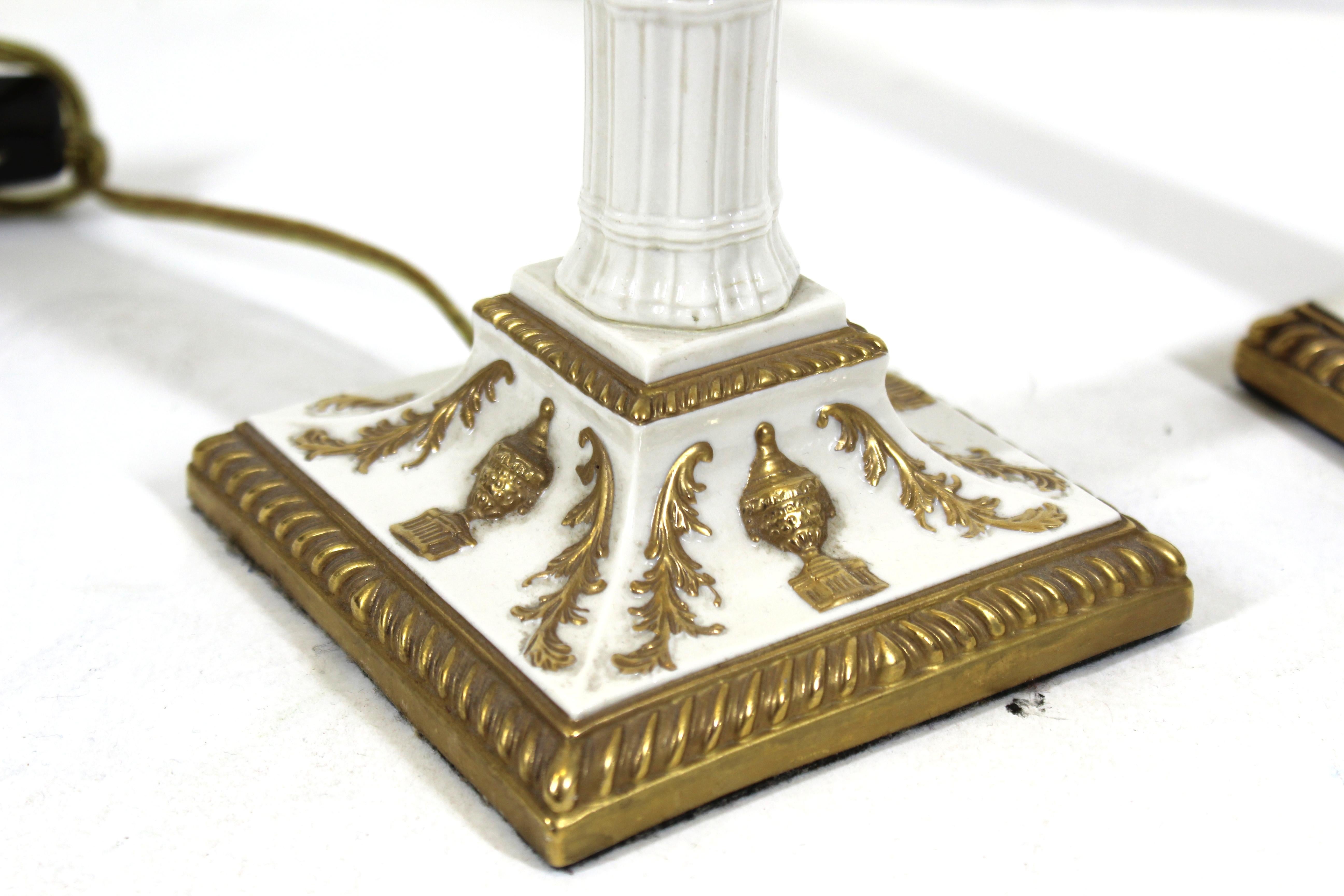 20ième siècle Lampes de table en porcelaine de style Revive néoclassique en vente