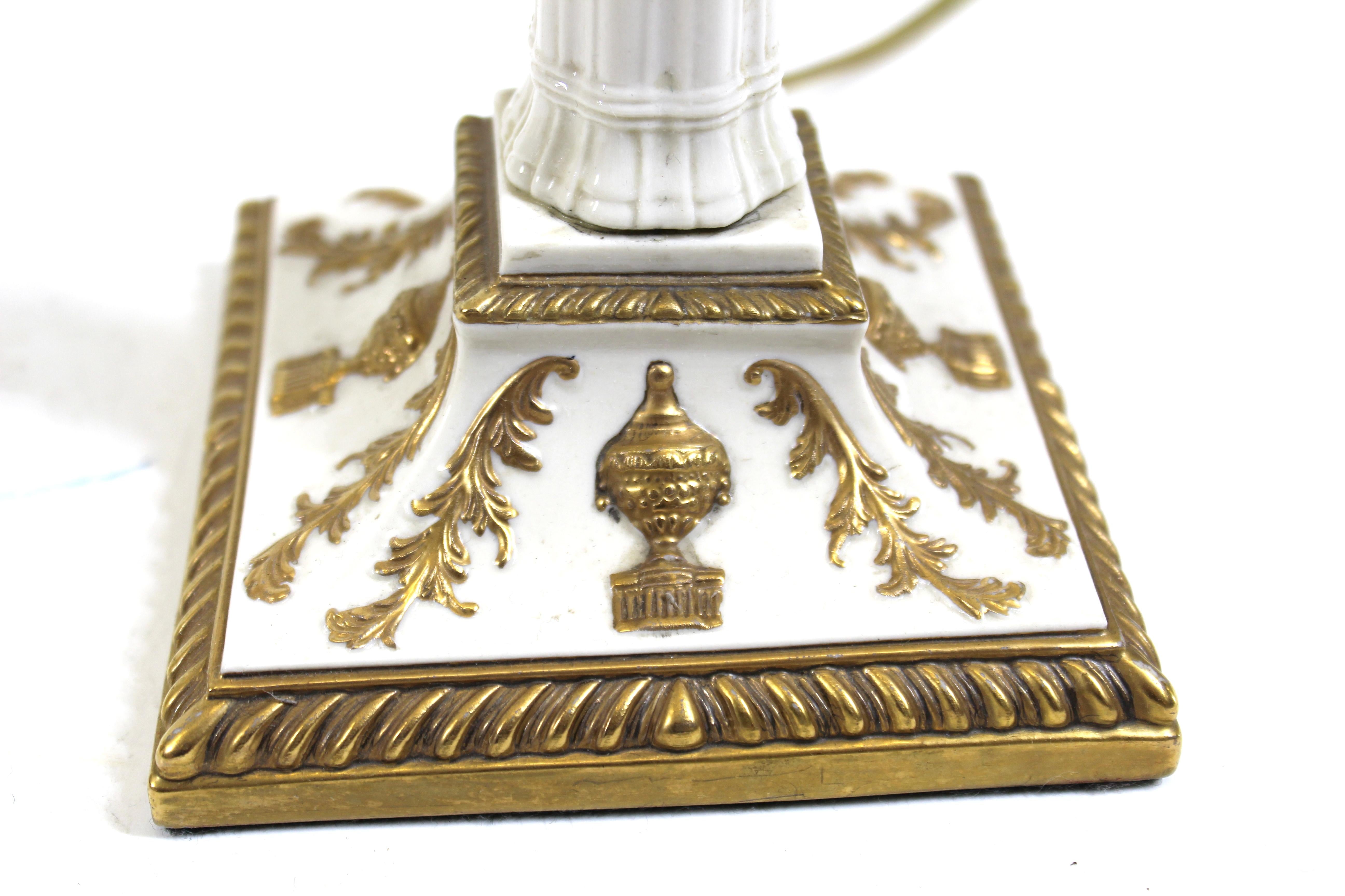 Lampes de table en porcelaine de style Revive néoclassique en vente 2
