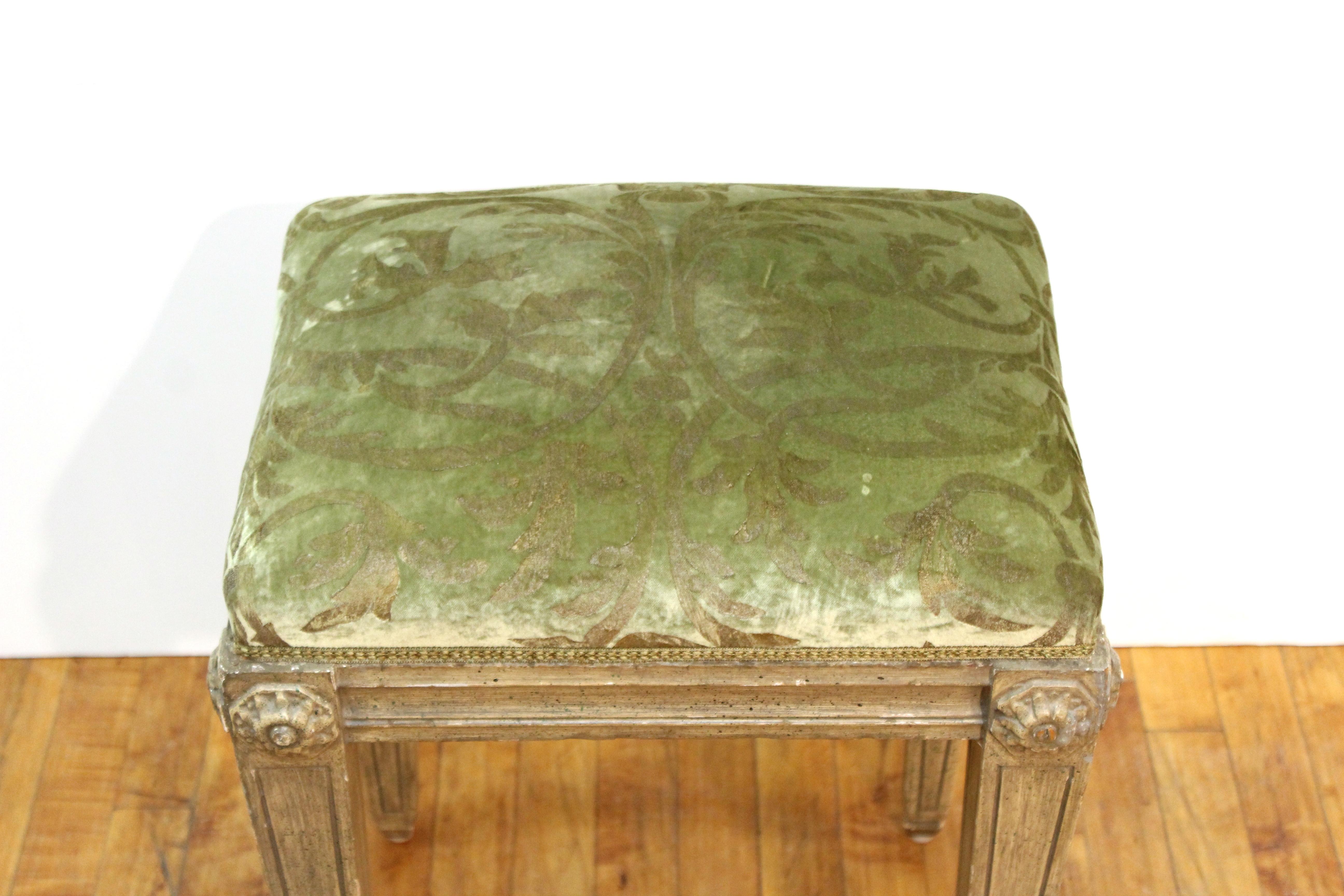 Neoclassical Revival Style Wood Benches In Good Condition In Astoria, NY